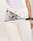 Toxik3 pantalon jean droit denim stretch accessoire foulard