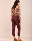 Toxik3 Stretch-Boyfriend-Jeans mit minimalistischen Bündchen