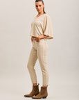 Pantalones vaqueros estilo boyfriend de denim elástico con puños minimalistas Toxik3