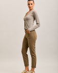 Pantalones vaqueros estilo boyfriend de denim elástico con puños minimalistas Toxik3