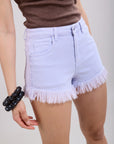 Toxik3 Stretch-Jeansshorts mit Fransenrand