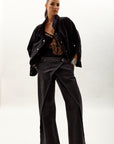 Extraweite, asymmetrische Jeanshose aus Stretch-Denim von Toxik3