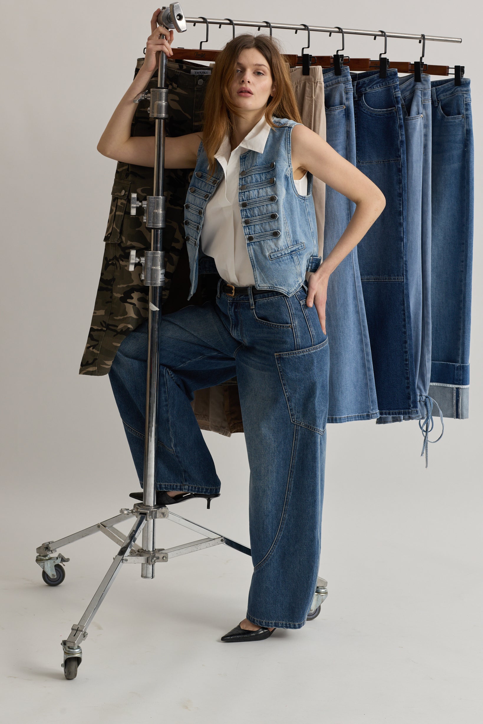 Toxik3 pantalon jean stretch balloon découpes denim