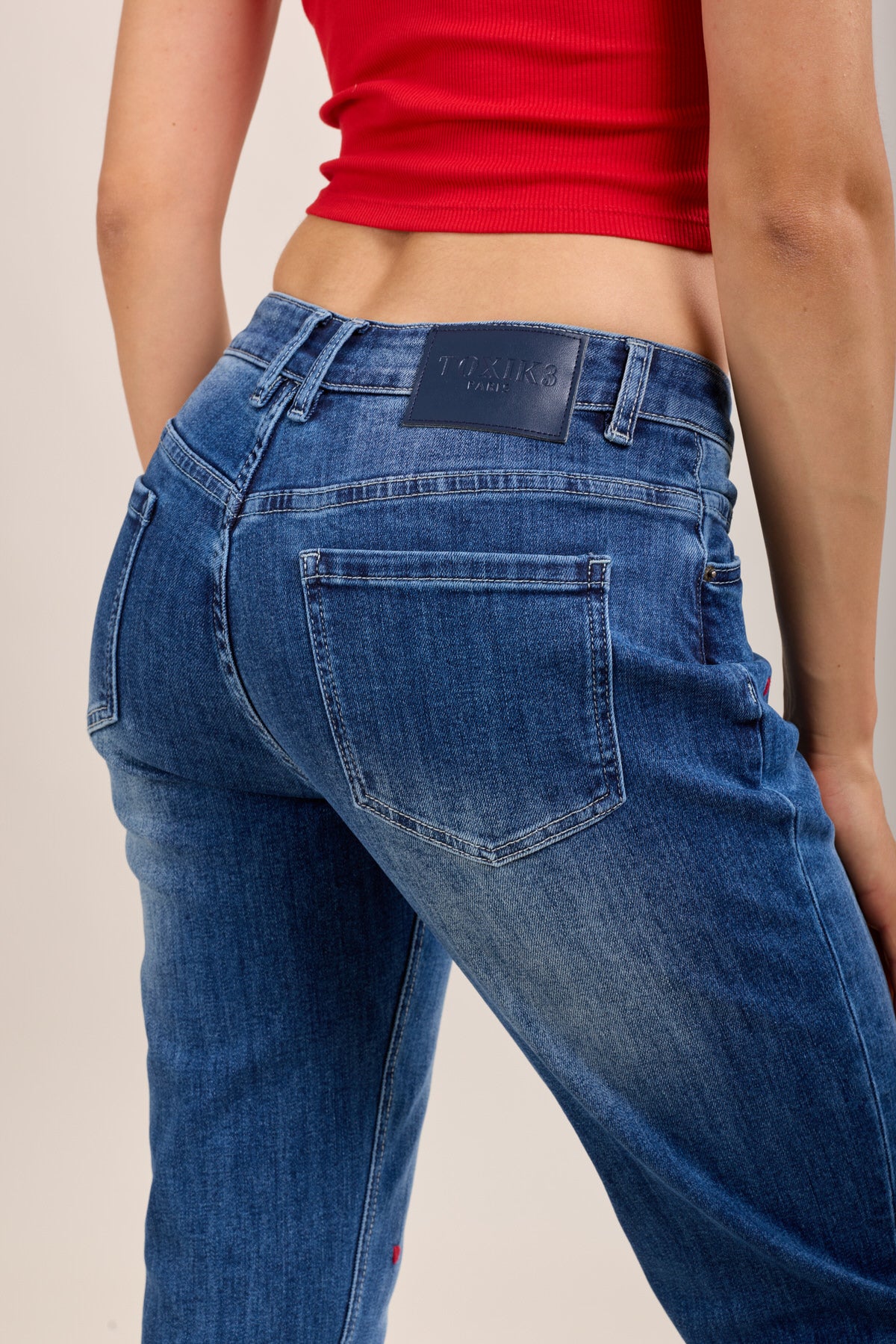 Toxik3 jean boy stretch délavé brodés coeur à revers