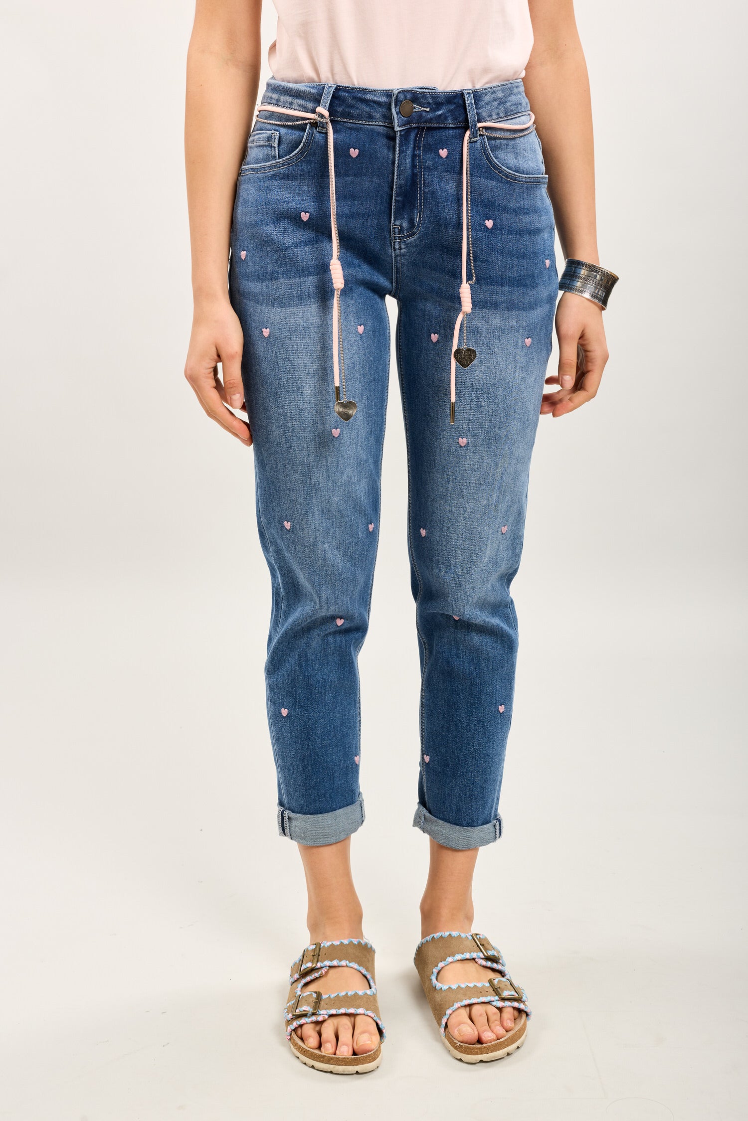 Toxik3 jean boy stretch délavé brodés coeur à revers