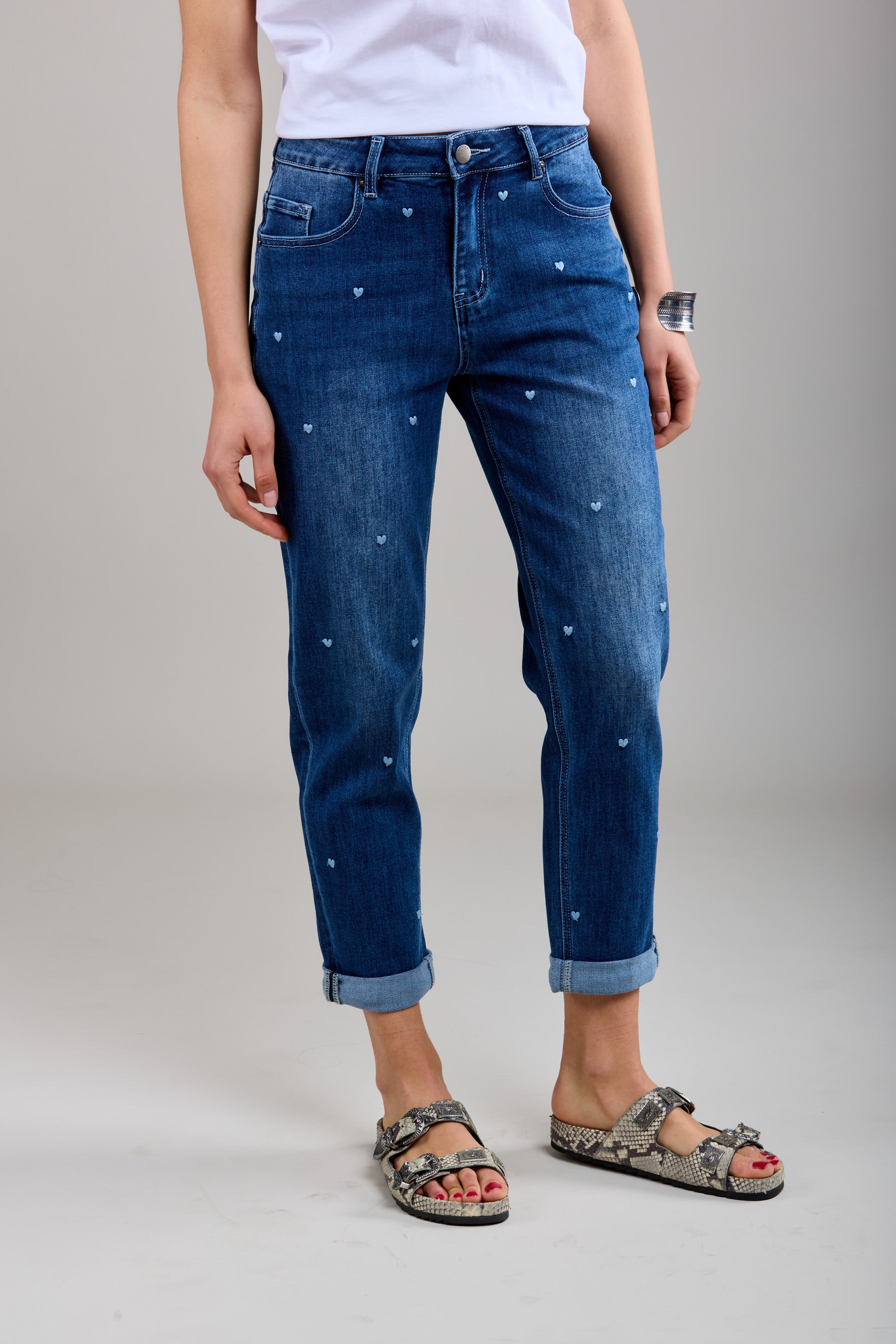 Toxik3 jean boy stretch délavé brodés coeur à revers