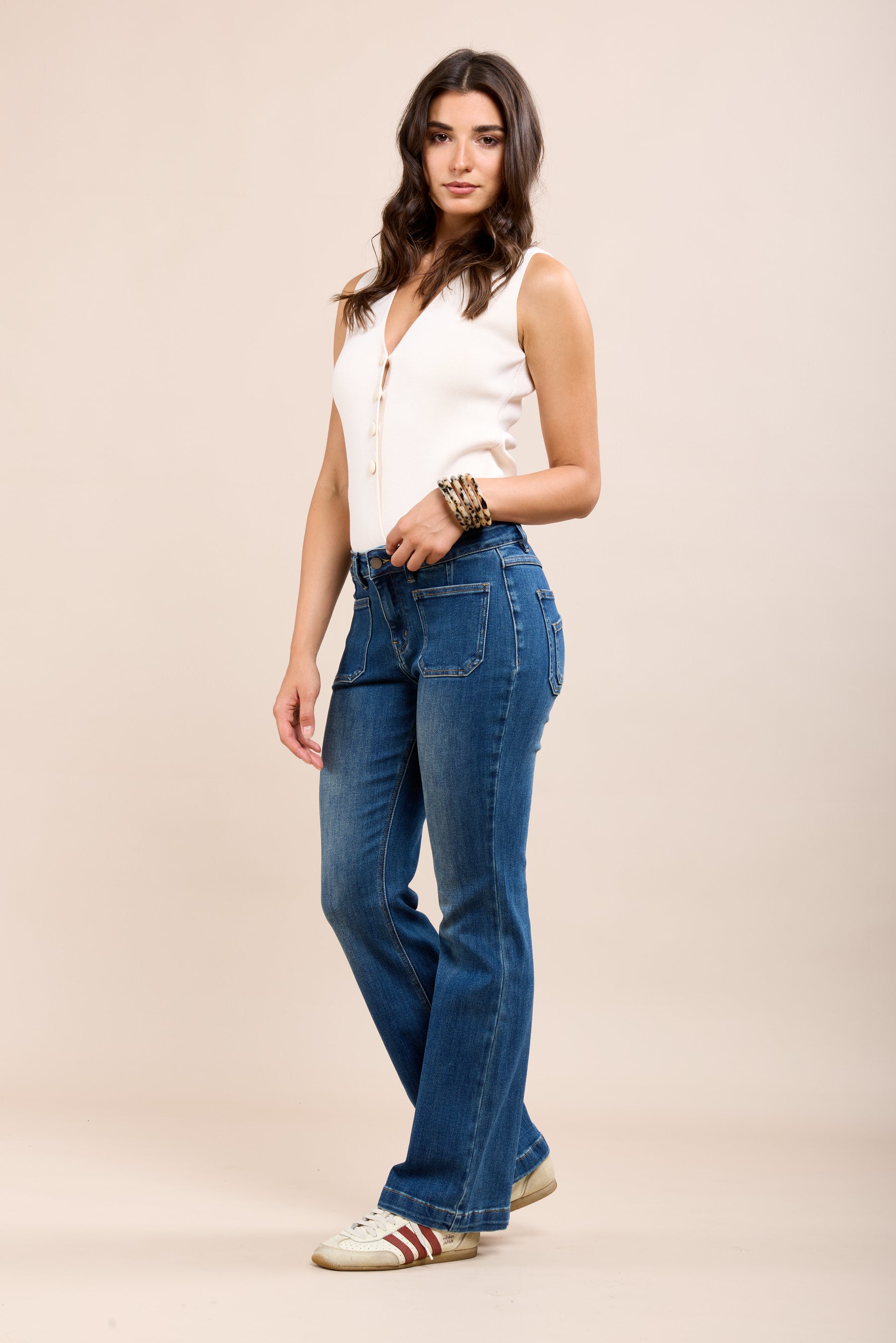 TOXIK3 Jean Bootcut Stretch überlagte Hintertaschen