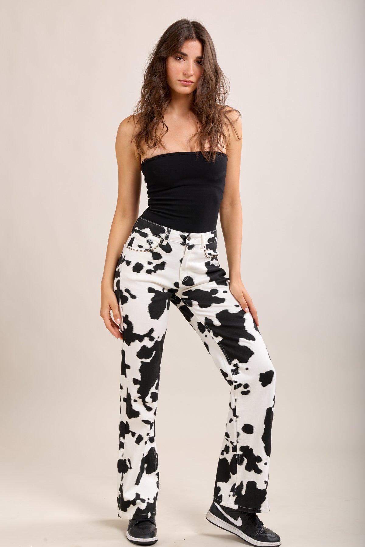 Toxik3 jean droit stretch taille haute motifs vache détails clous