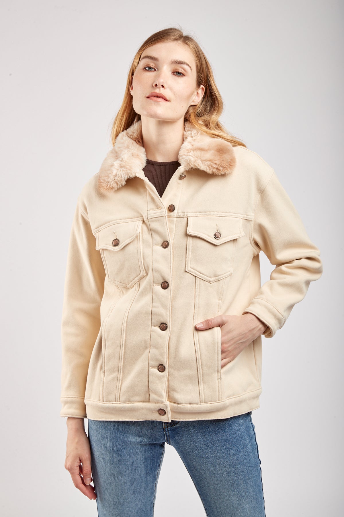 Warme Jacke mit abnehmbarem Kragen – Doune