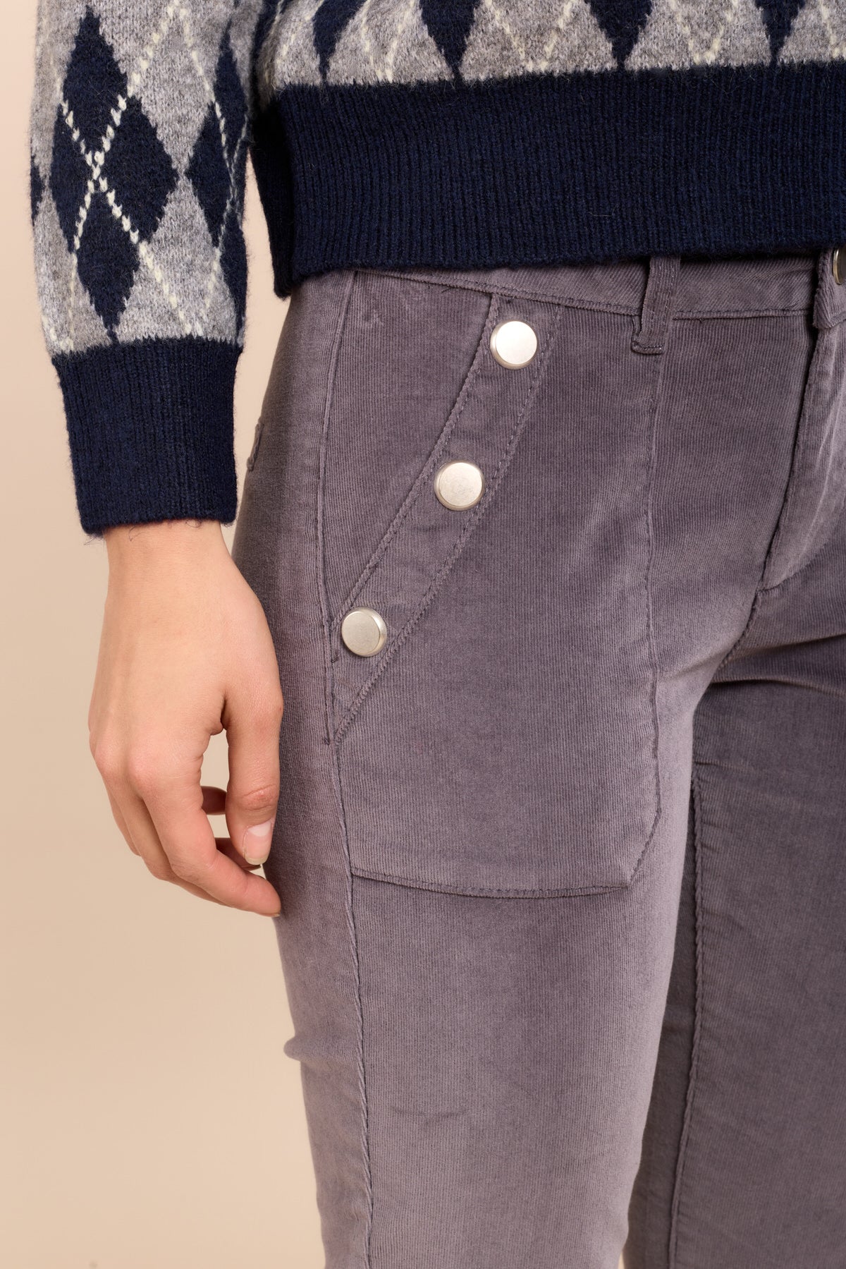 Toxik3 pantalon velours flare détails boutons or