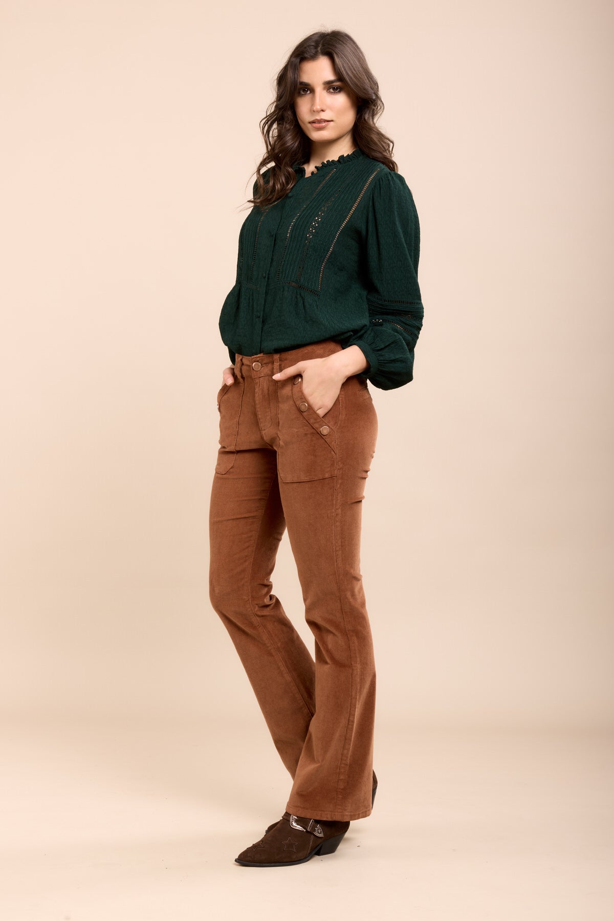 Toxik3 pantalon velours flare détails boutons or