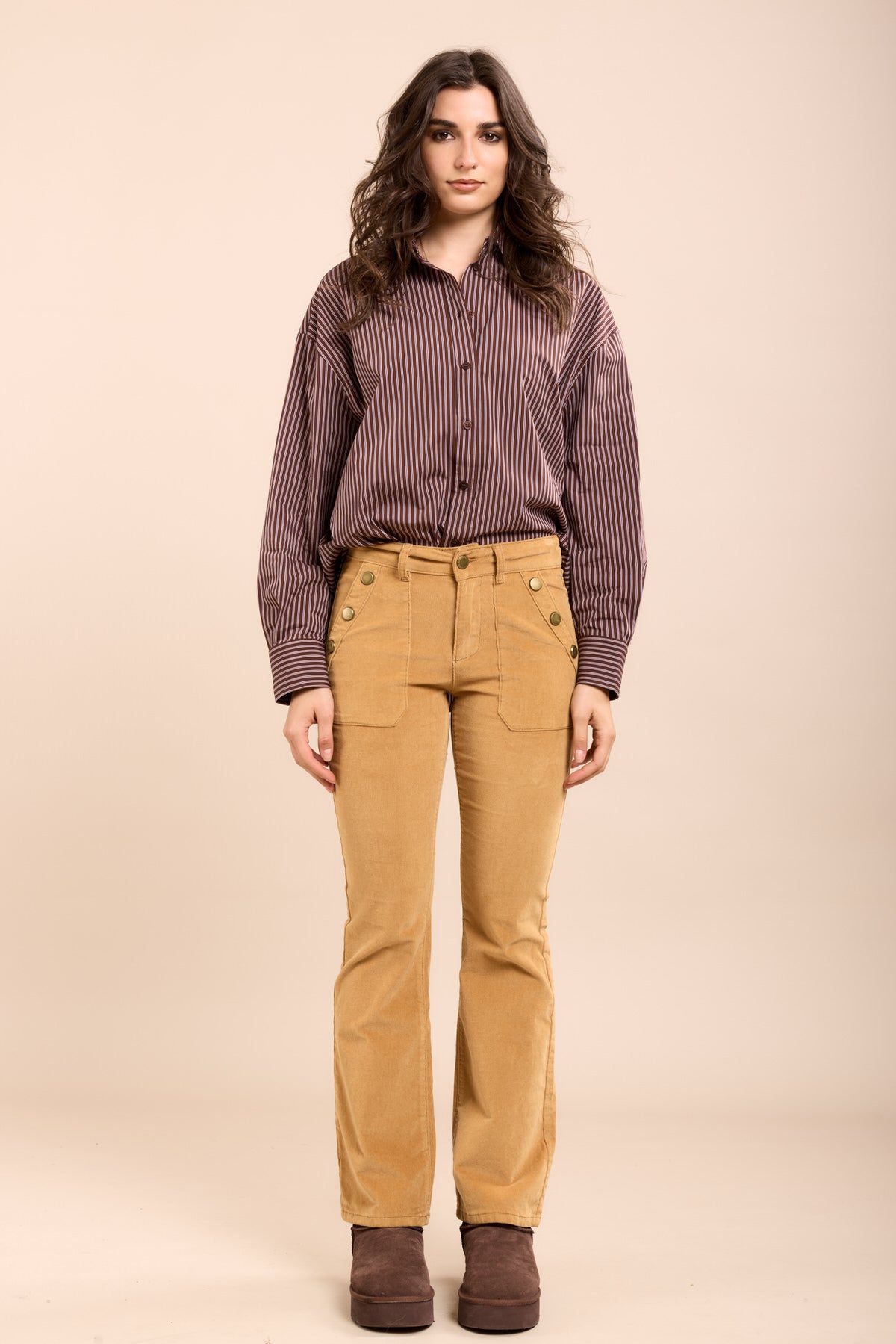 Toxik3 pantalon velours flare détails boutons or