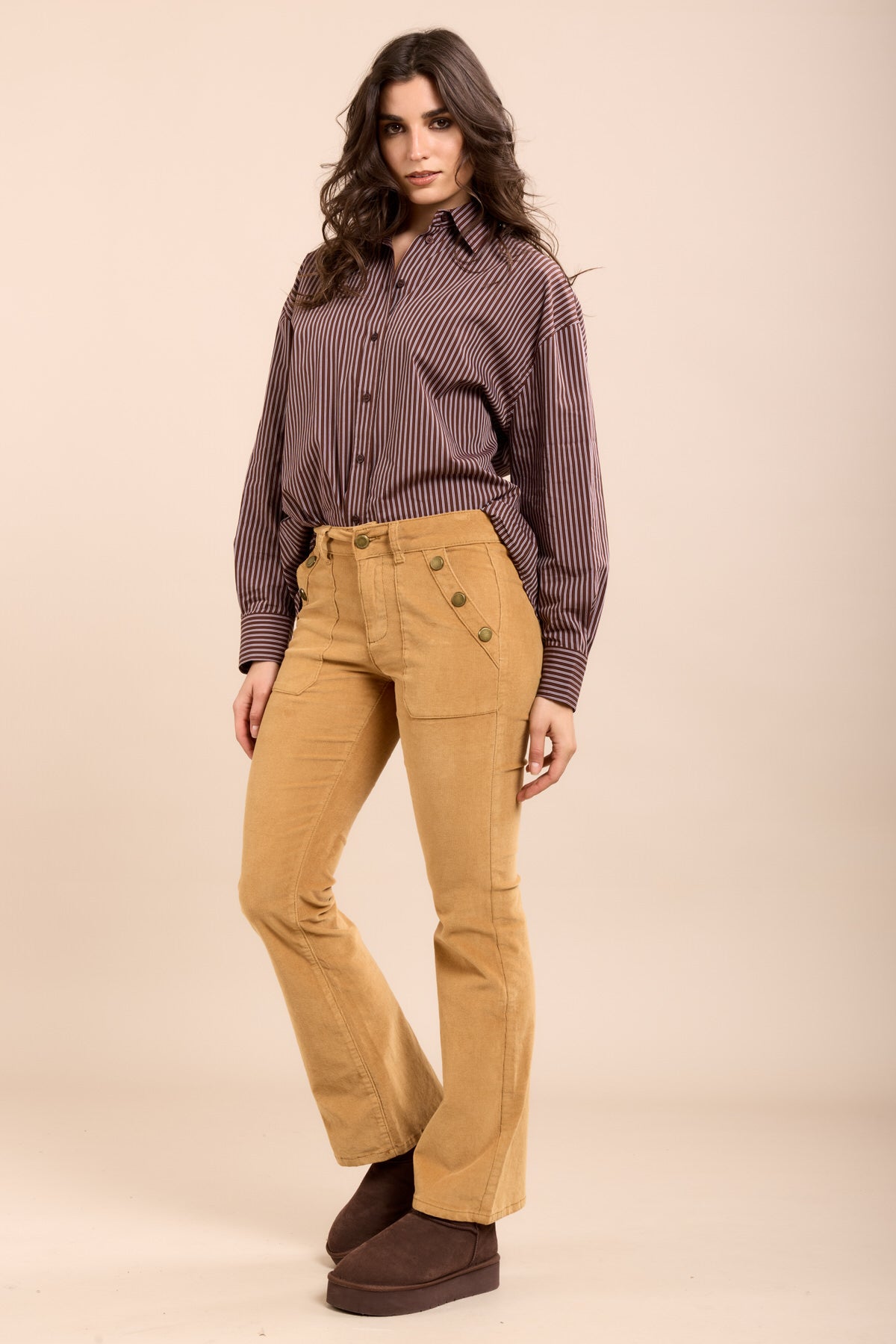 Toxik3 pantalon velours flare détails boutons or