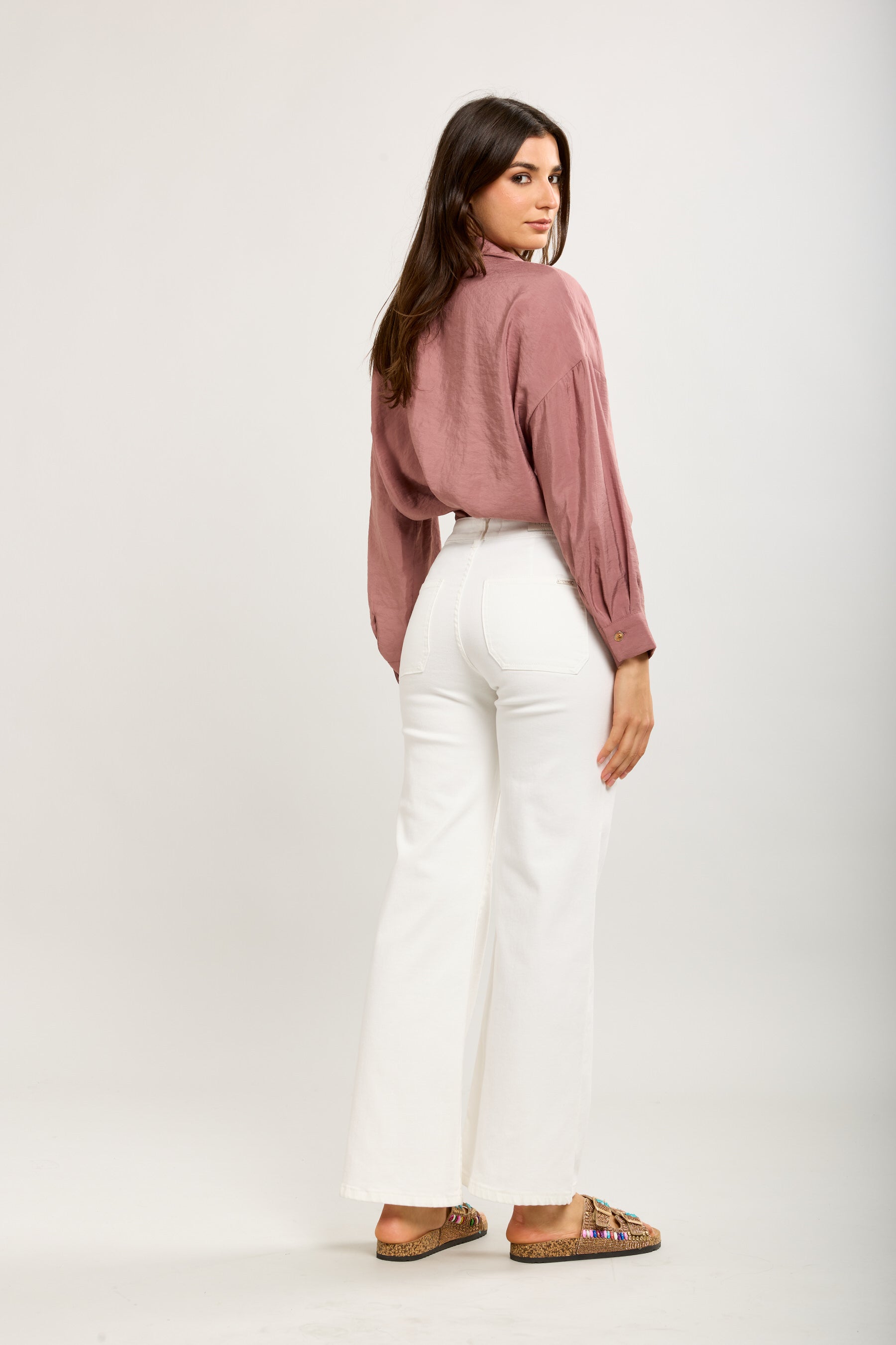 Vaqueros acampanados elásticos Toxik3 con bolsillos grandes