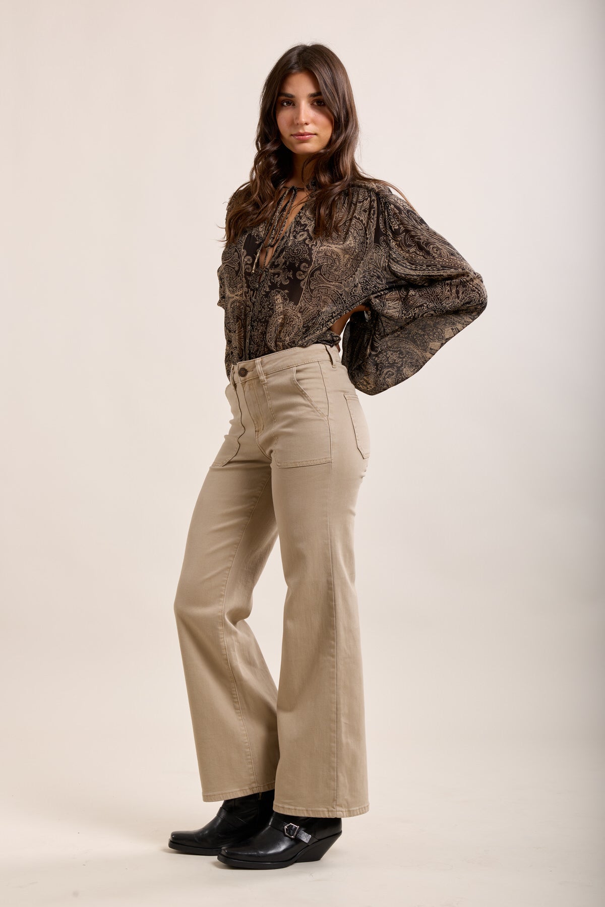 Toxik3 stretch flare jeans met grote zakken