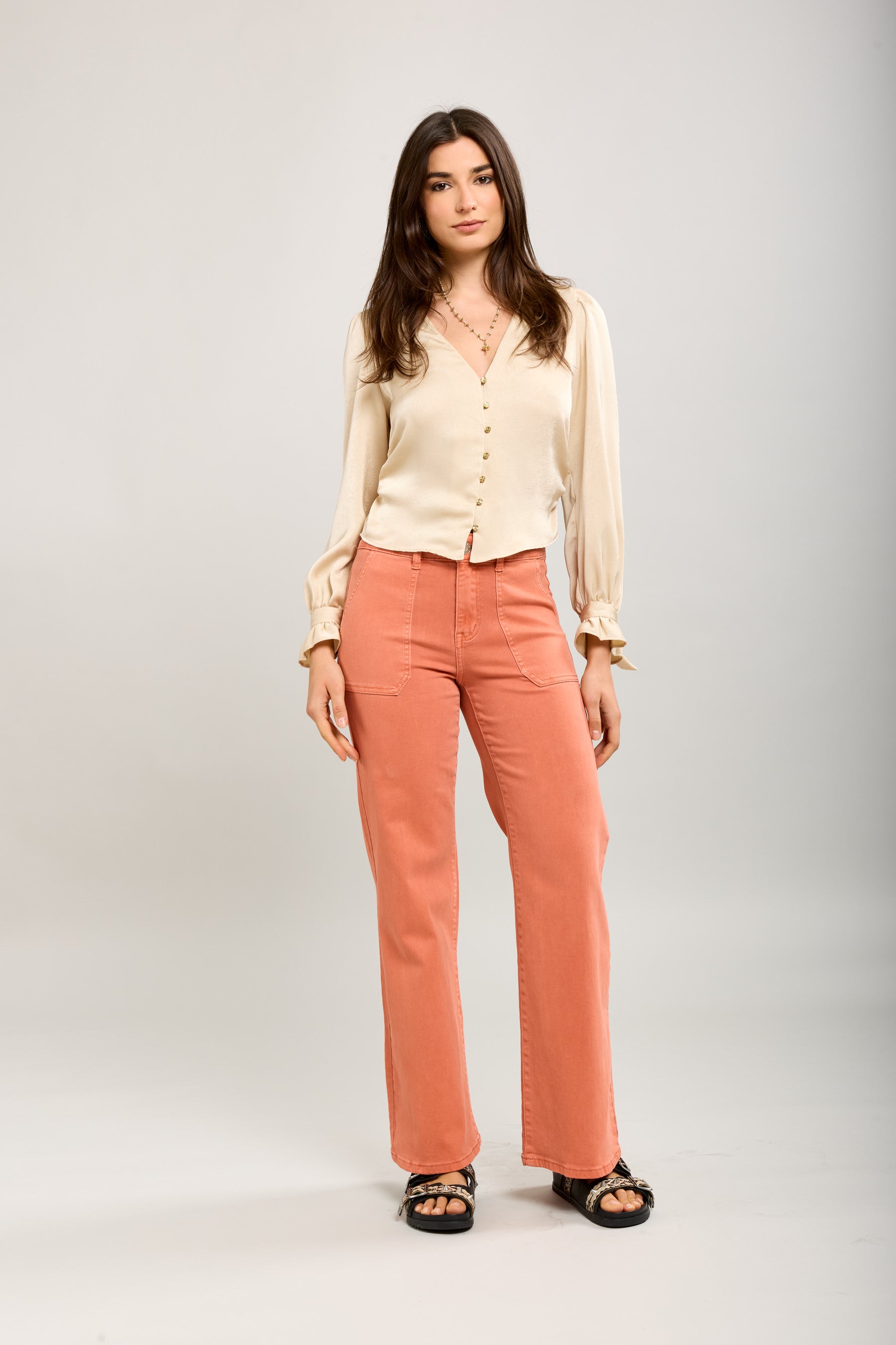 Vaqueros acampanados elásticos Toxik3 con bolsillos grandes