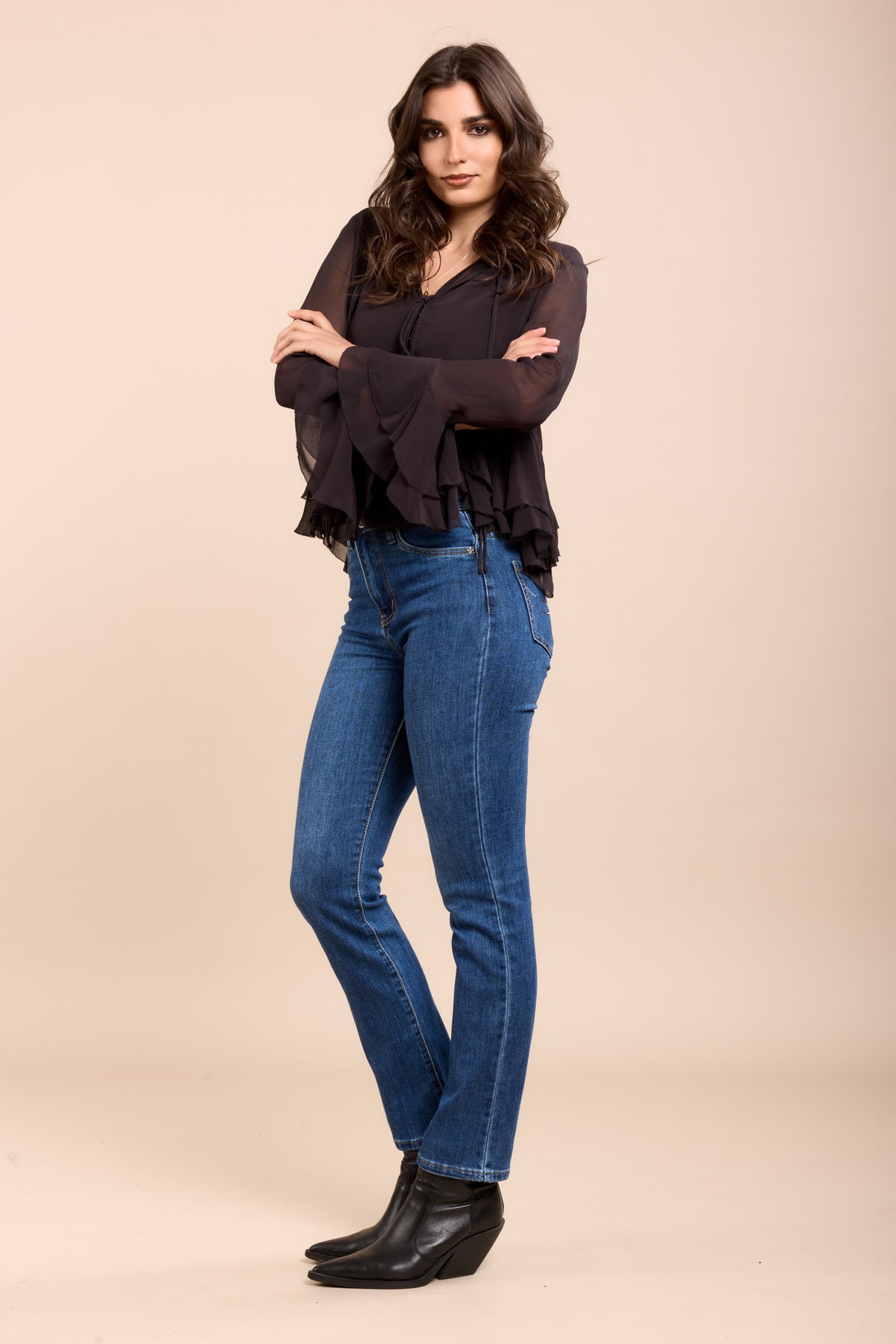 Toxik3 schmale Stretch-Jeanshose mit wellenförmigen Strassdetails an den Gesäßtaschen