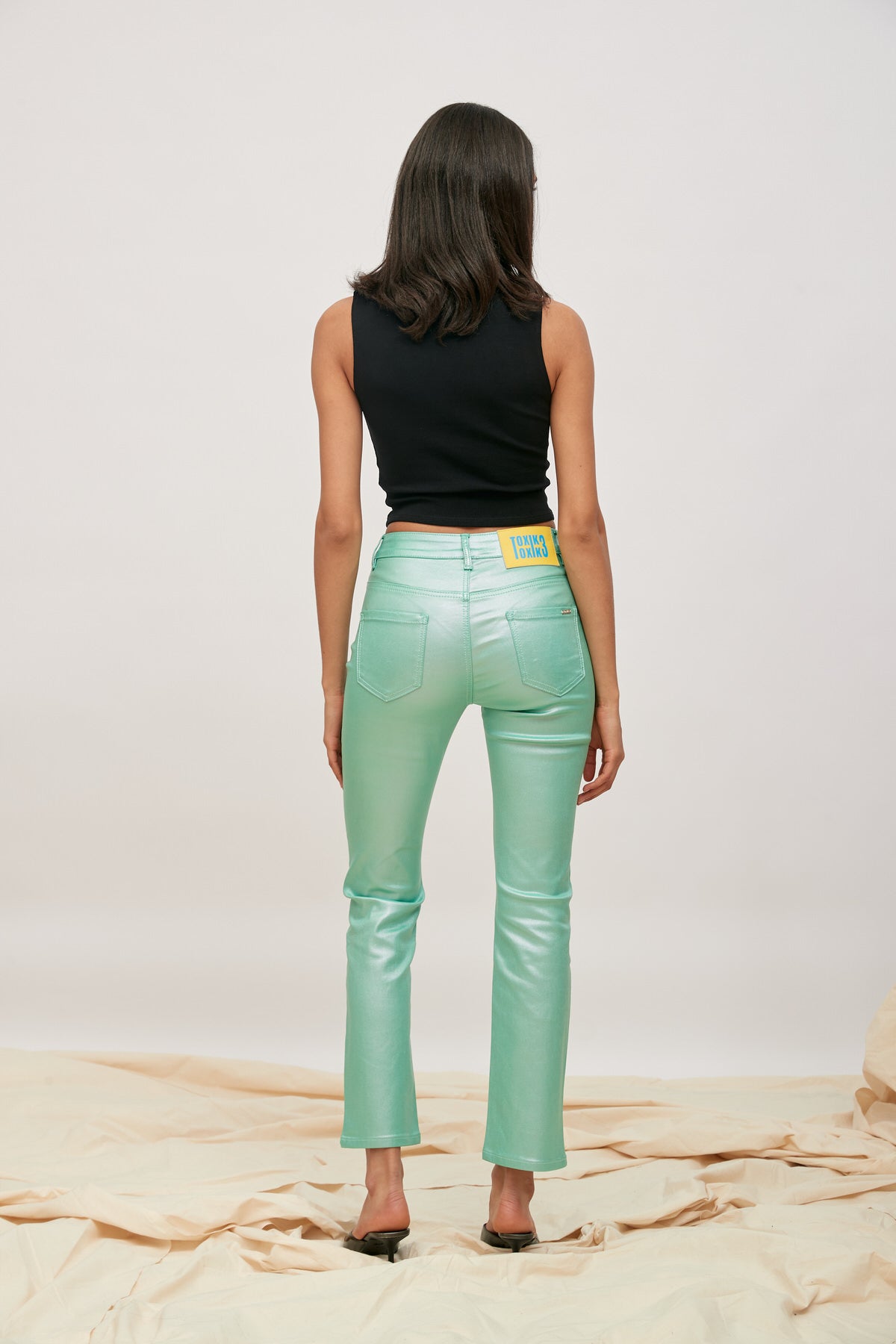 Pure Glow - Glowy coating pants