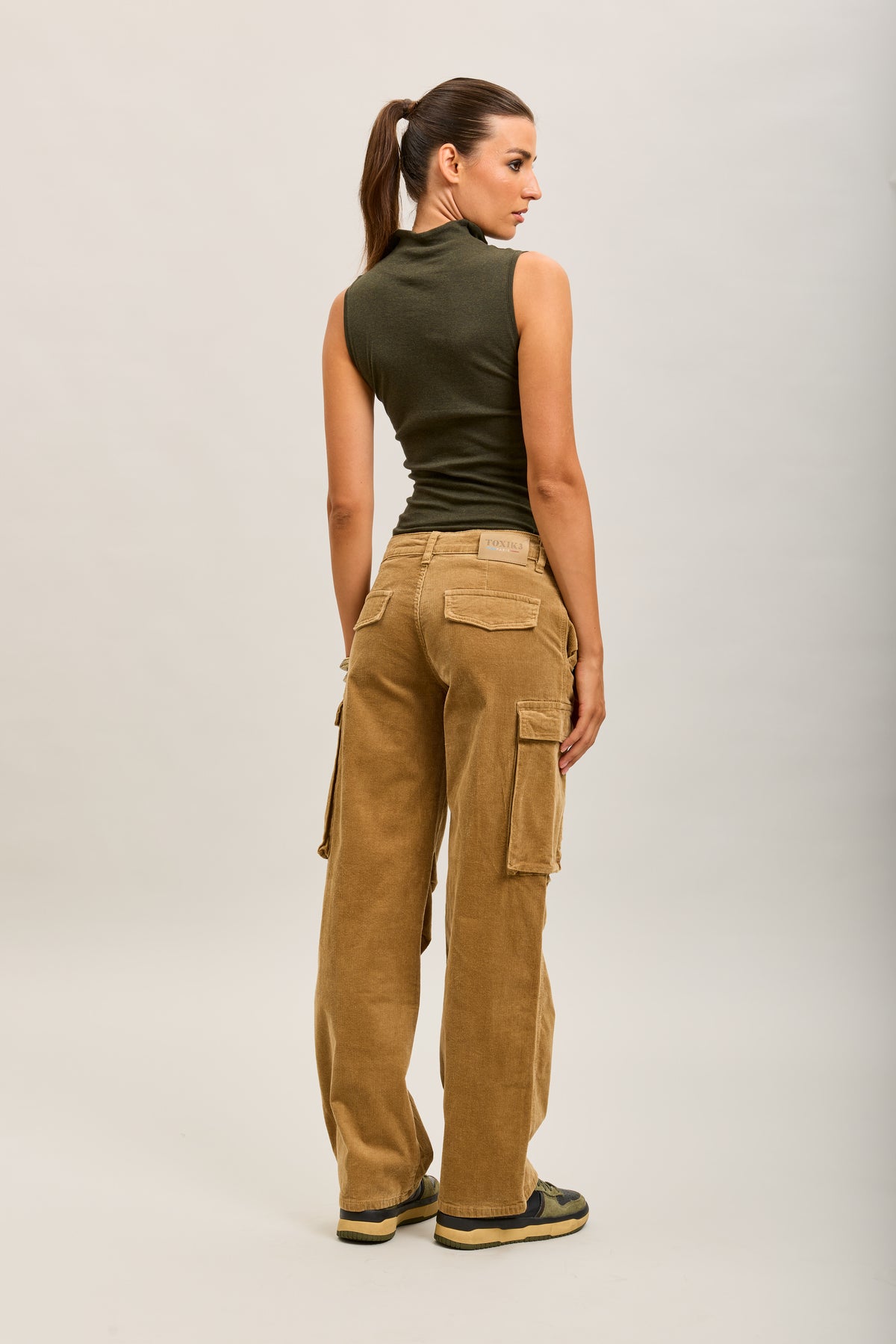 Toxik3 pantalones cargo milrayas anchos de terciopelo