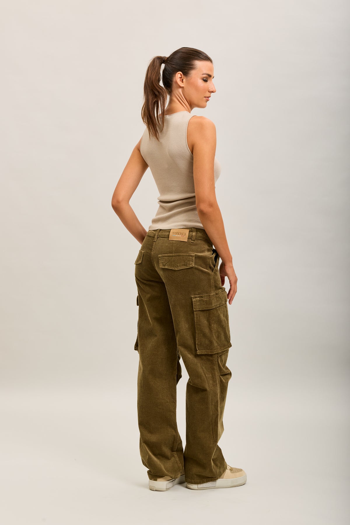 Toxik3 pantalones cargo milrayas anchos de terciopelo