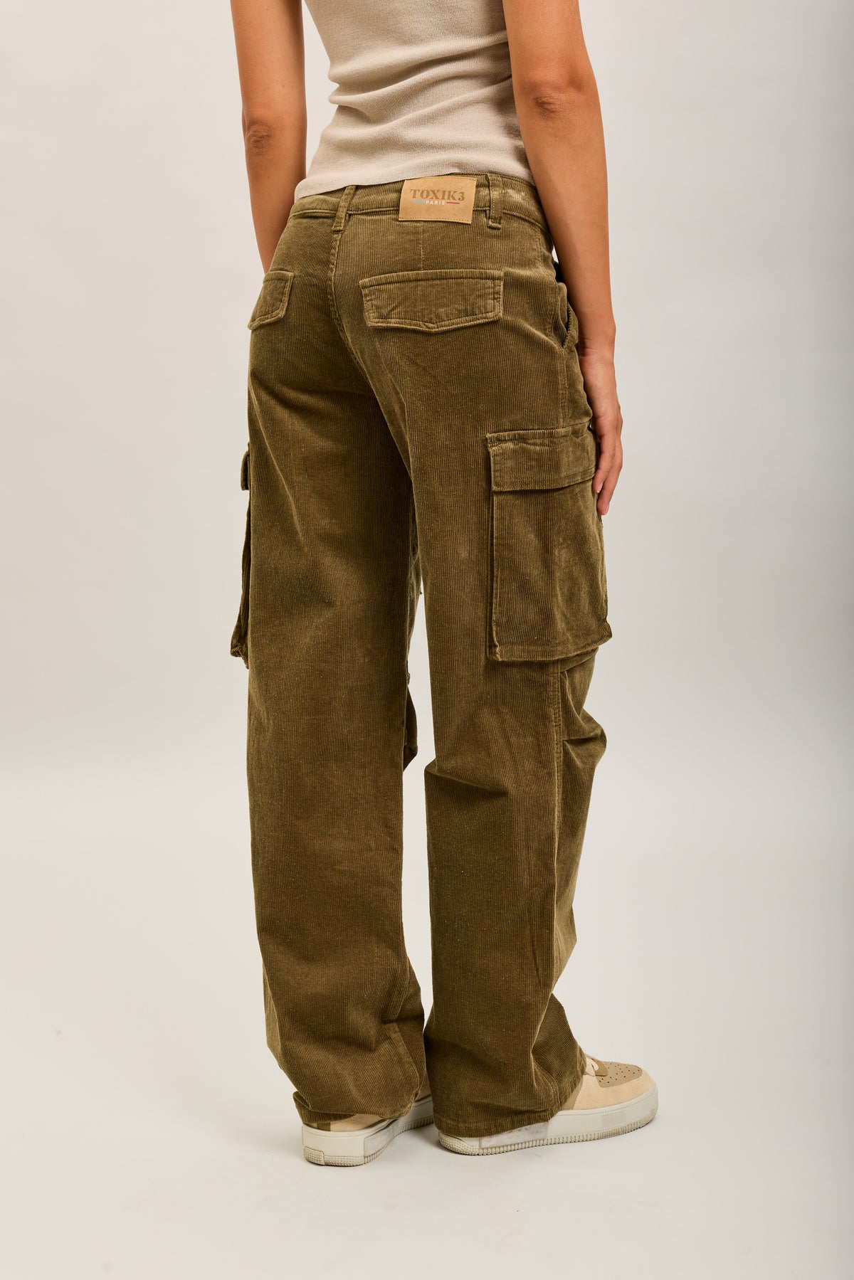 Toxik3 pantalones cargo milrayas anchos de terciopelo