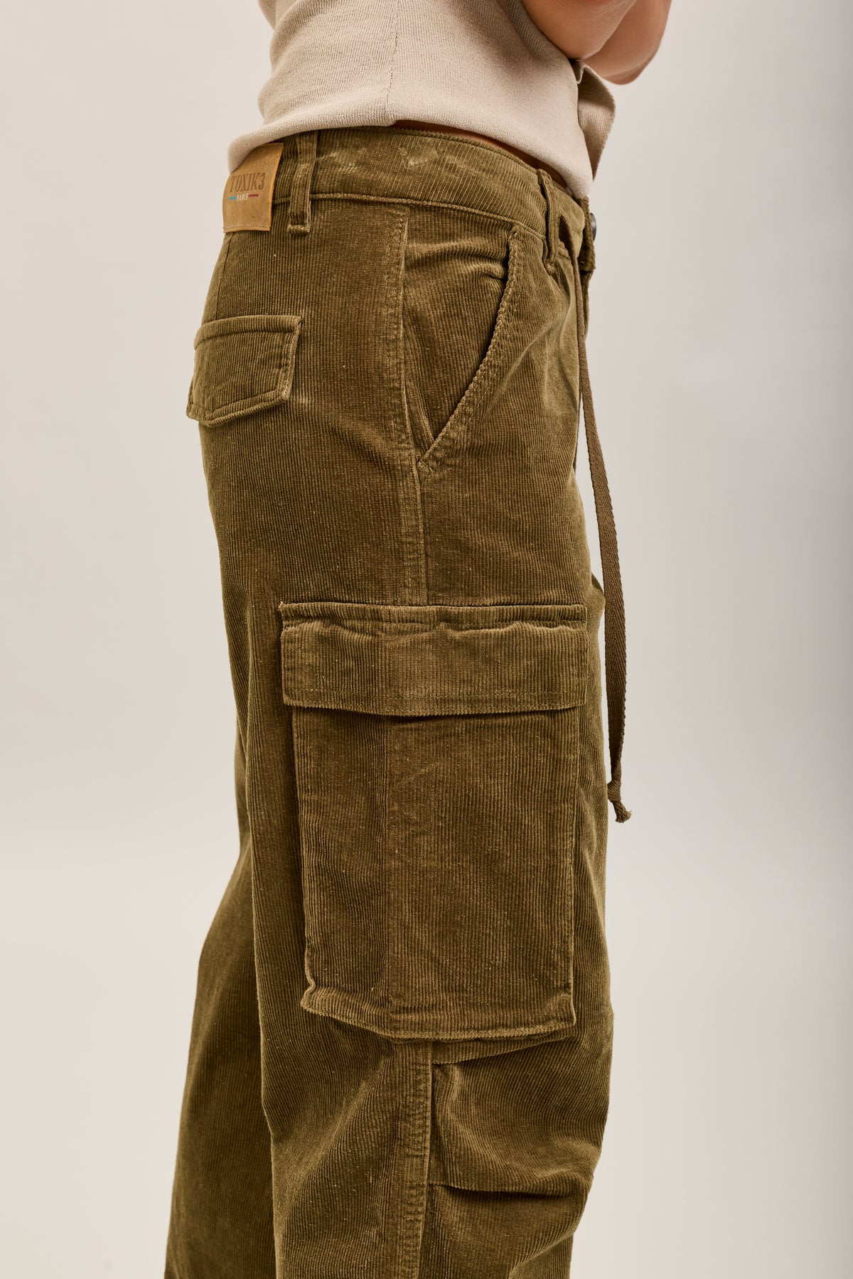 Toxik3 pantalones cargo milrayas anchos de terciopelo