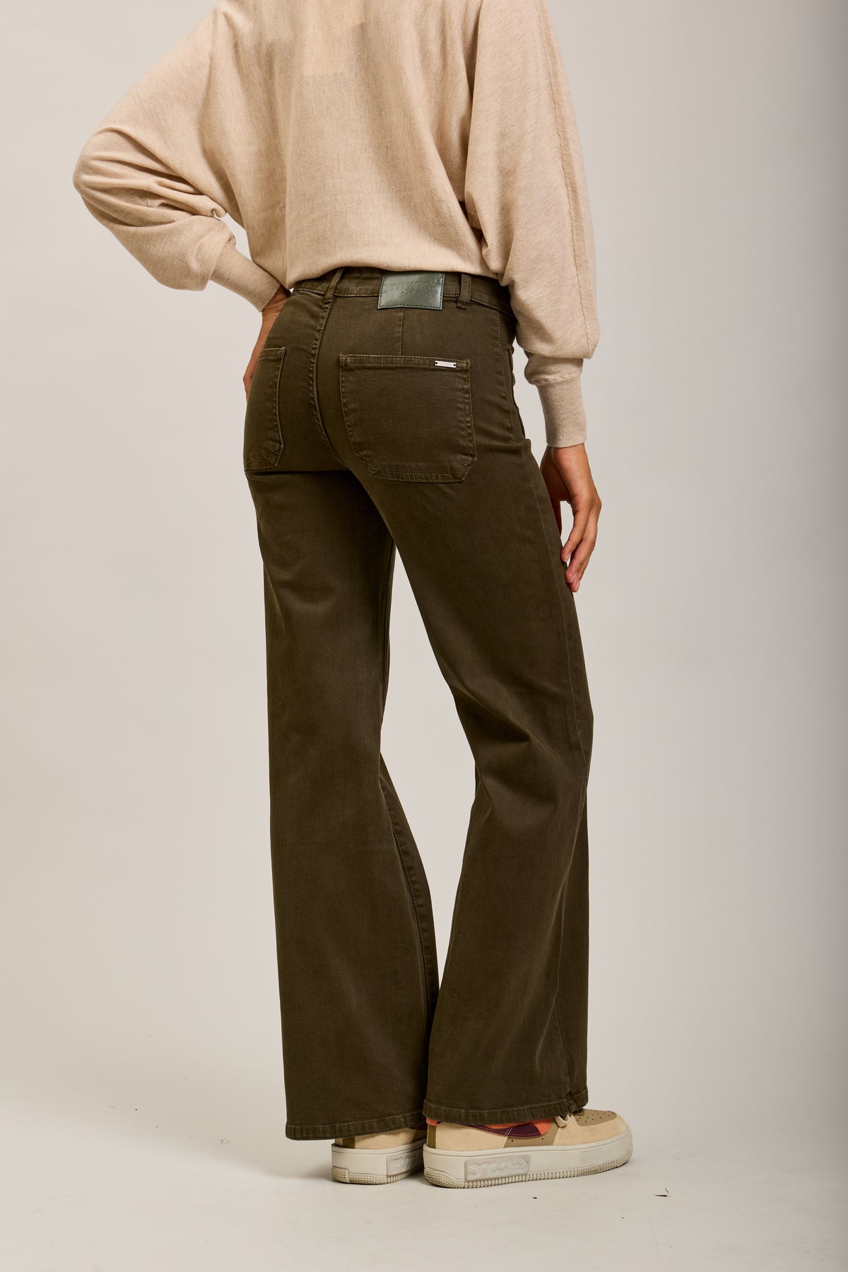 Toxik3 pantalones vaqueros anchos súper denim elásticos