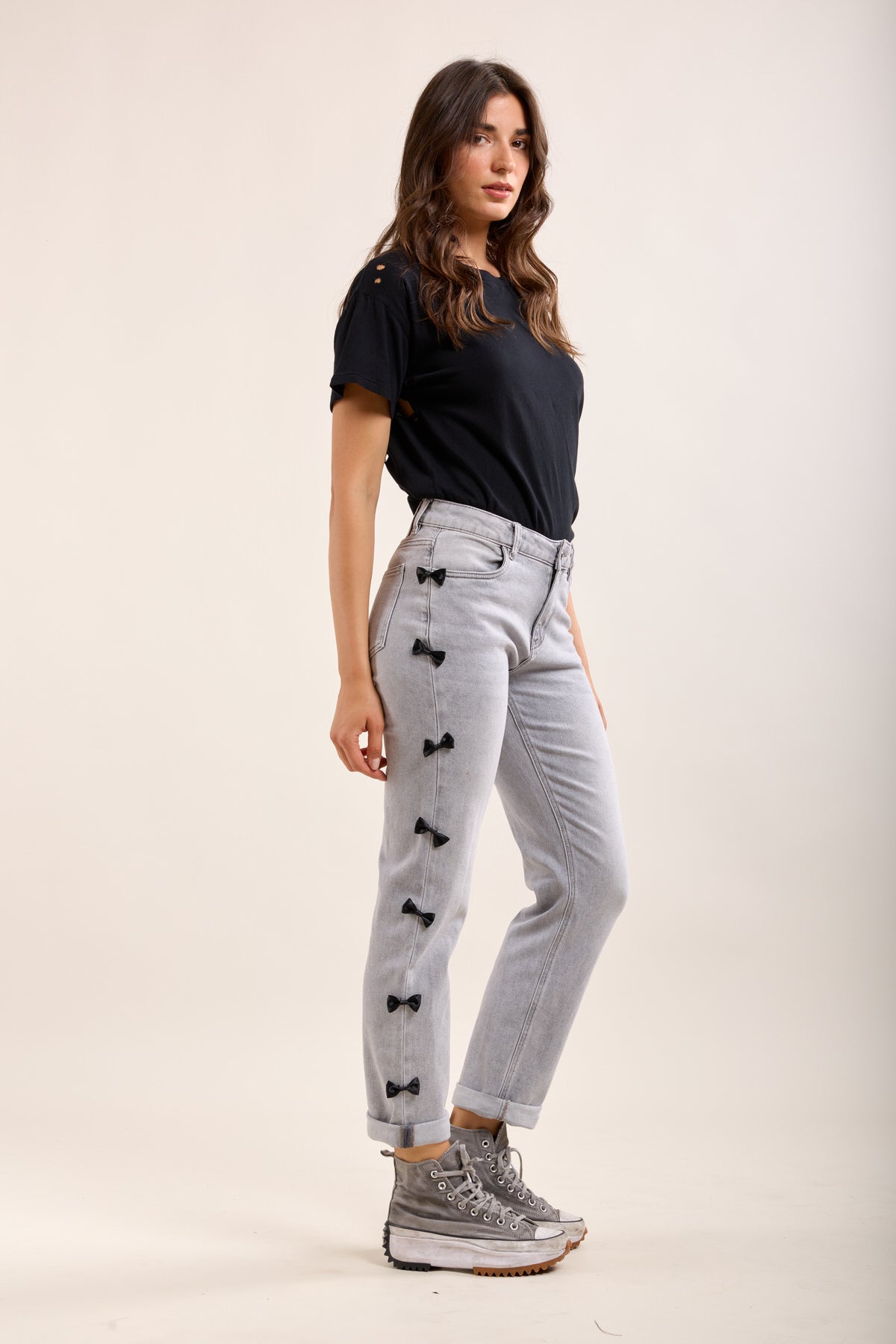 Toxik3 jean boy stretch à revers avec nœuds papillon satin