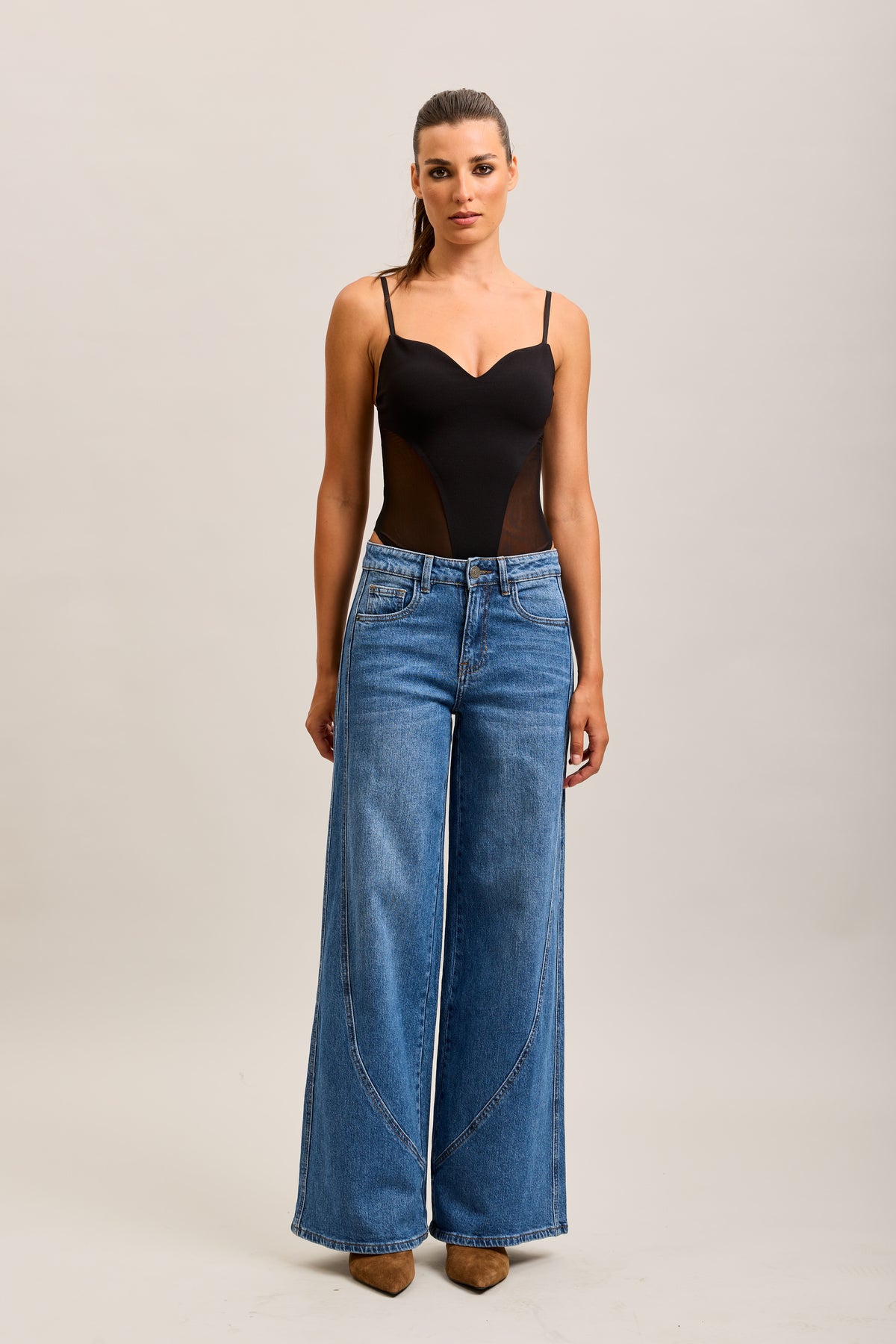Toxik3 weite Stretchjeans mit Ausschnitten