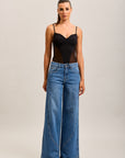 Toxik3 weite Stretchjeans mit Ausschnitten