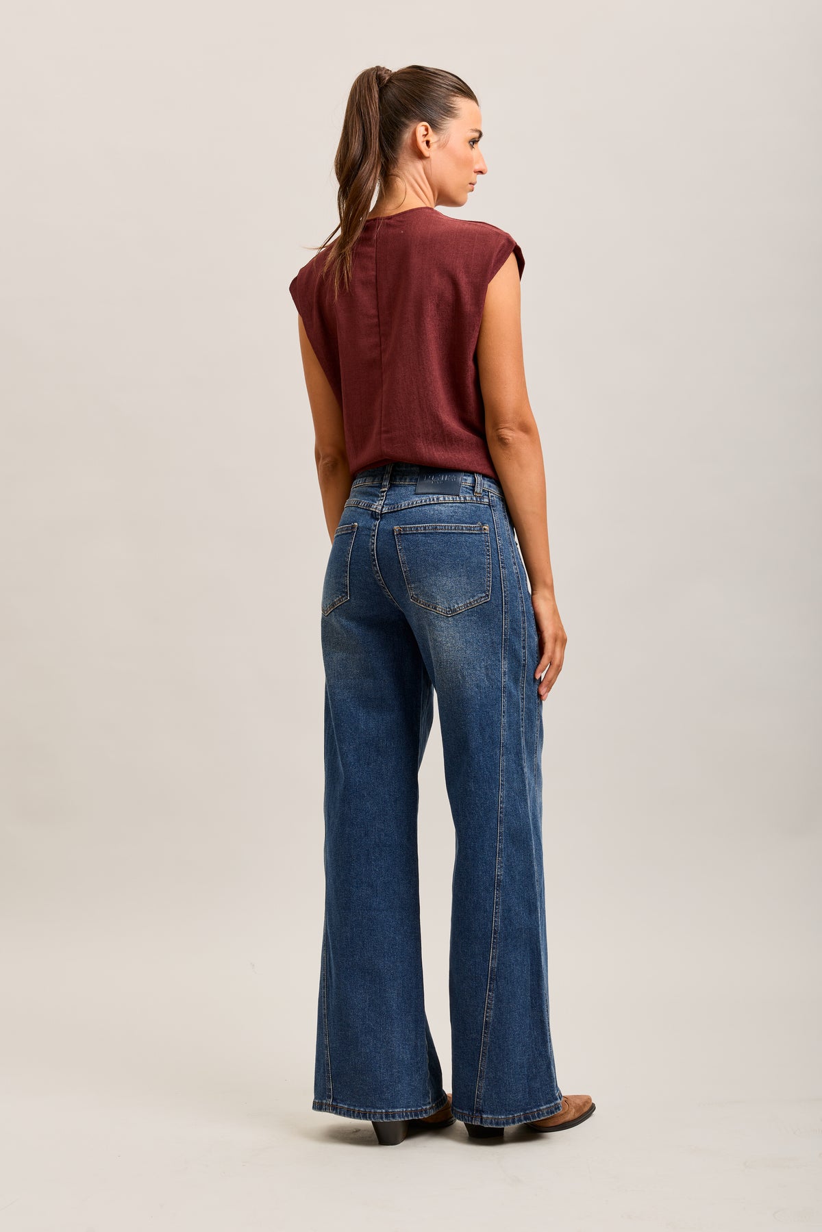 Toxik3 weite Stretchjeans mit Ausschnitten