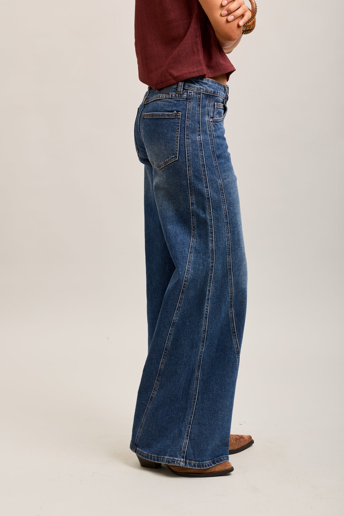 Toxik3 weite Stretchjeans mit Ausschnitten