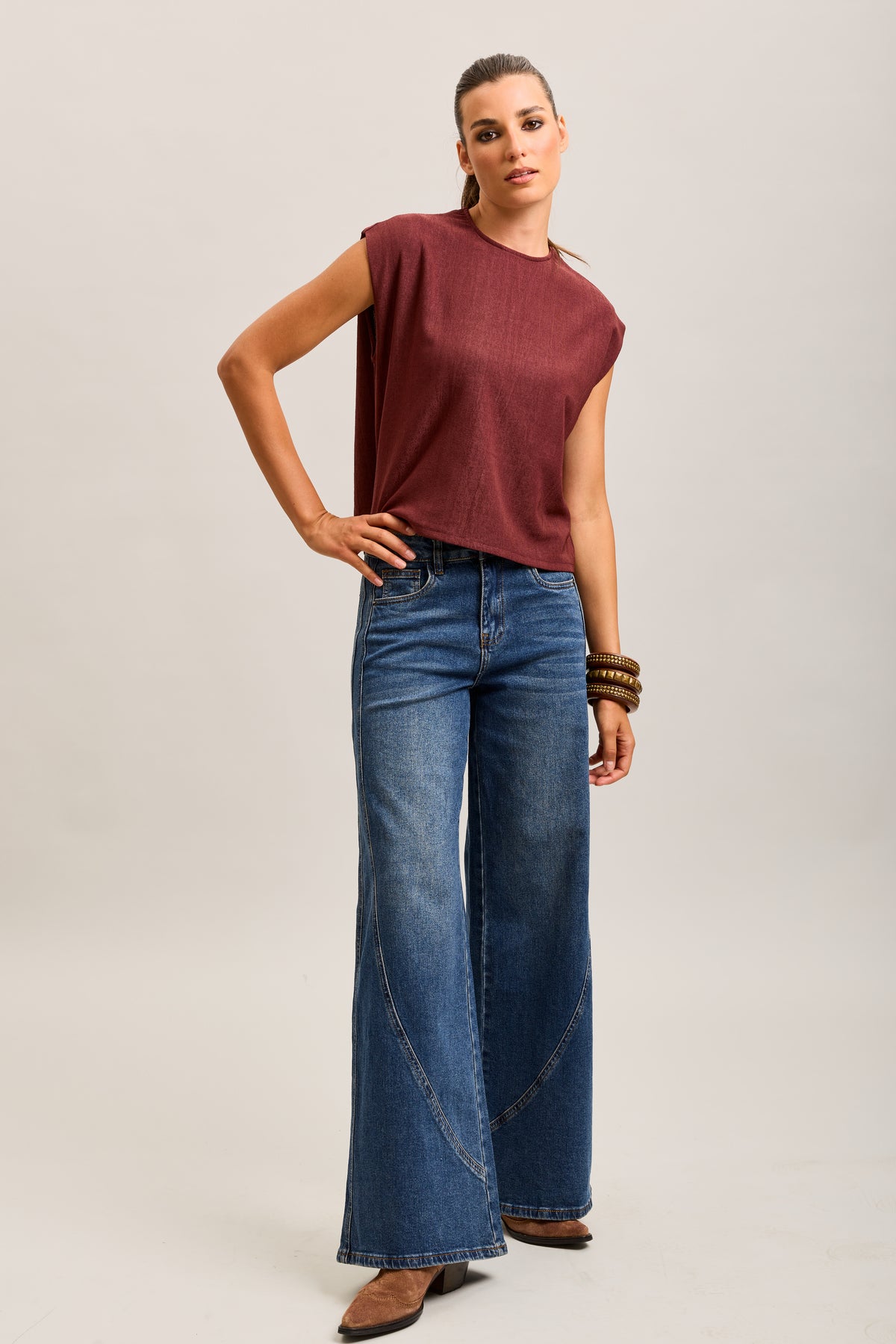 Toxik3 weite Stretchjeans mit Ausschnitten