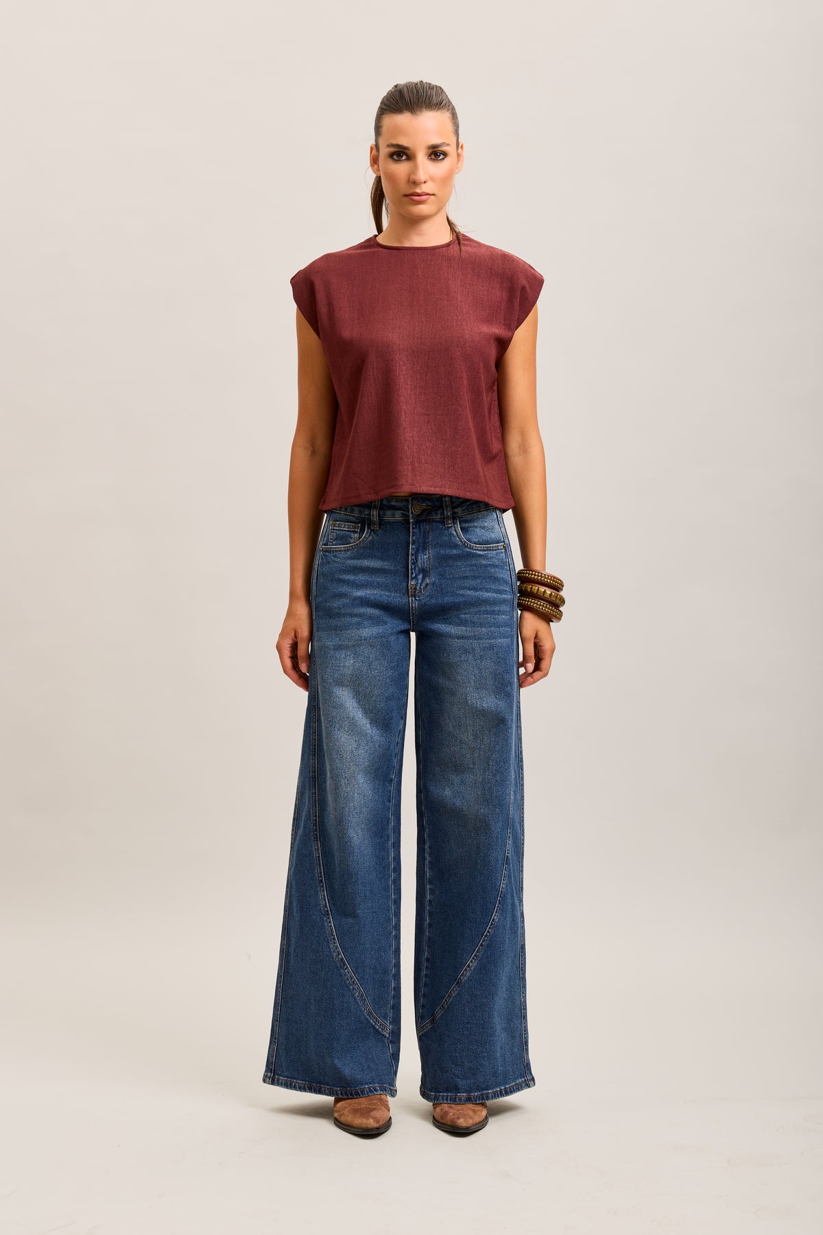Toxik3 weite Stretchjeans mit Ausschnitten