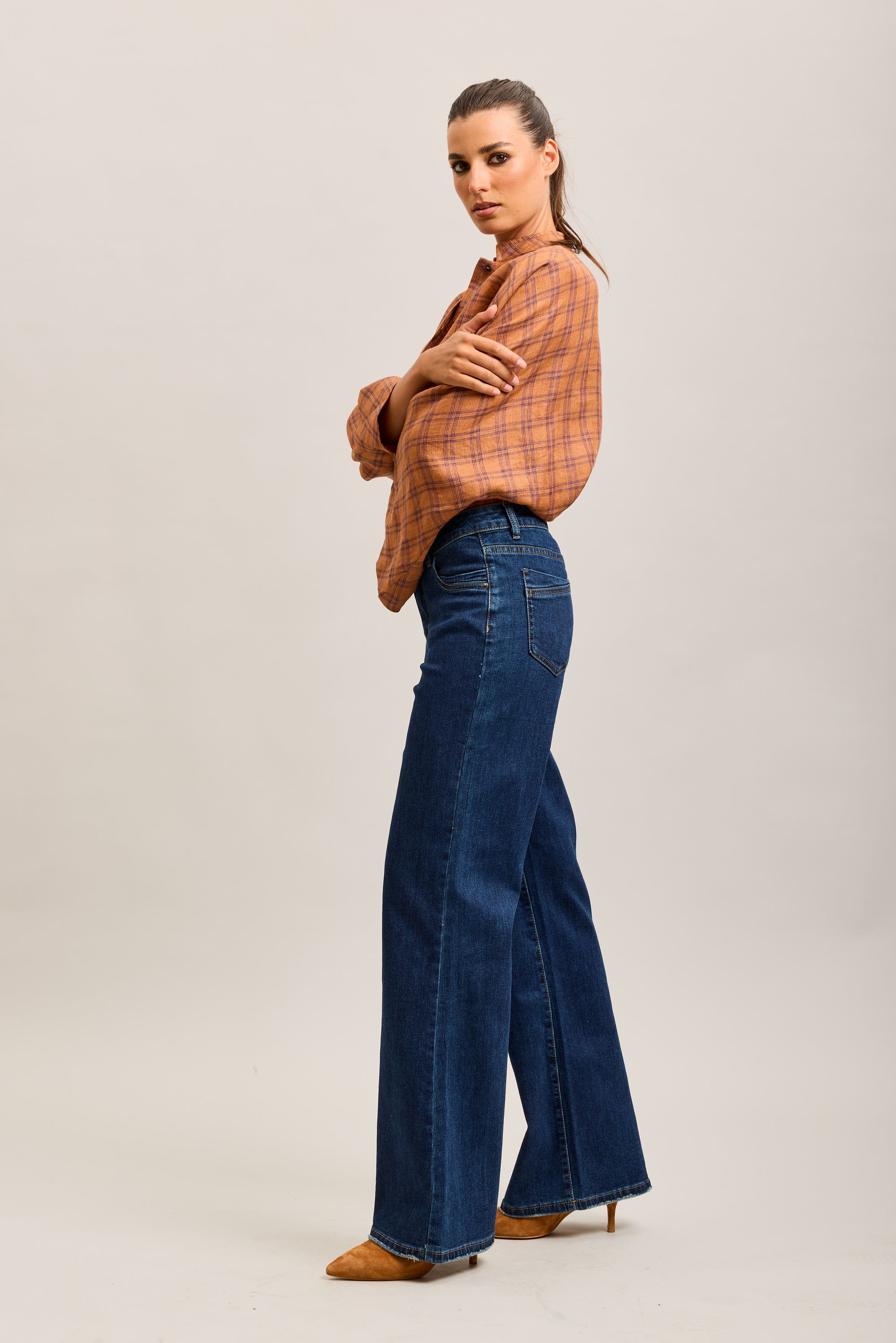 Toxik3 stretch flare jeans with cutouts and pockets