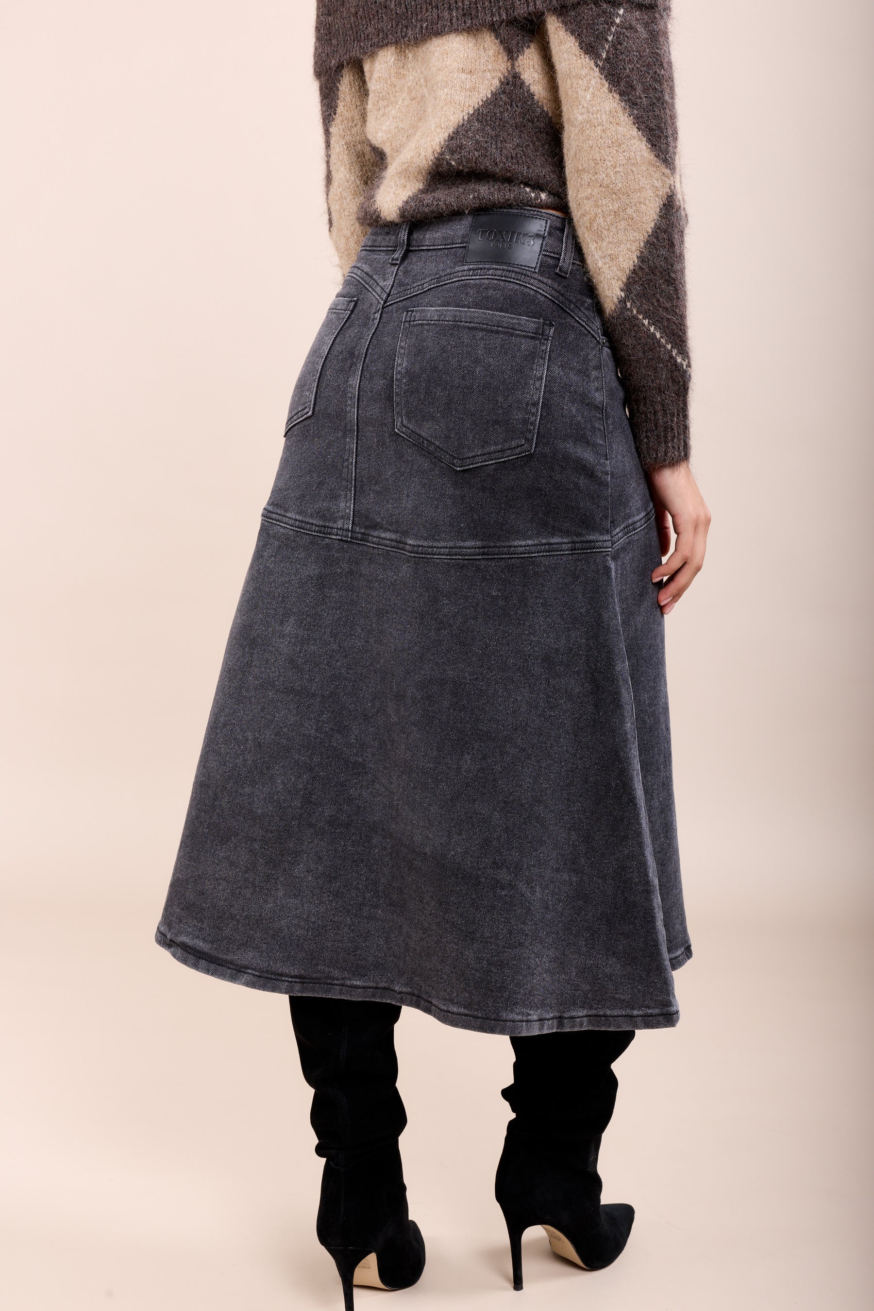 Toxik3 langer dunkelgrauer Jeansrock