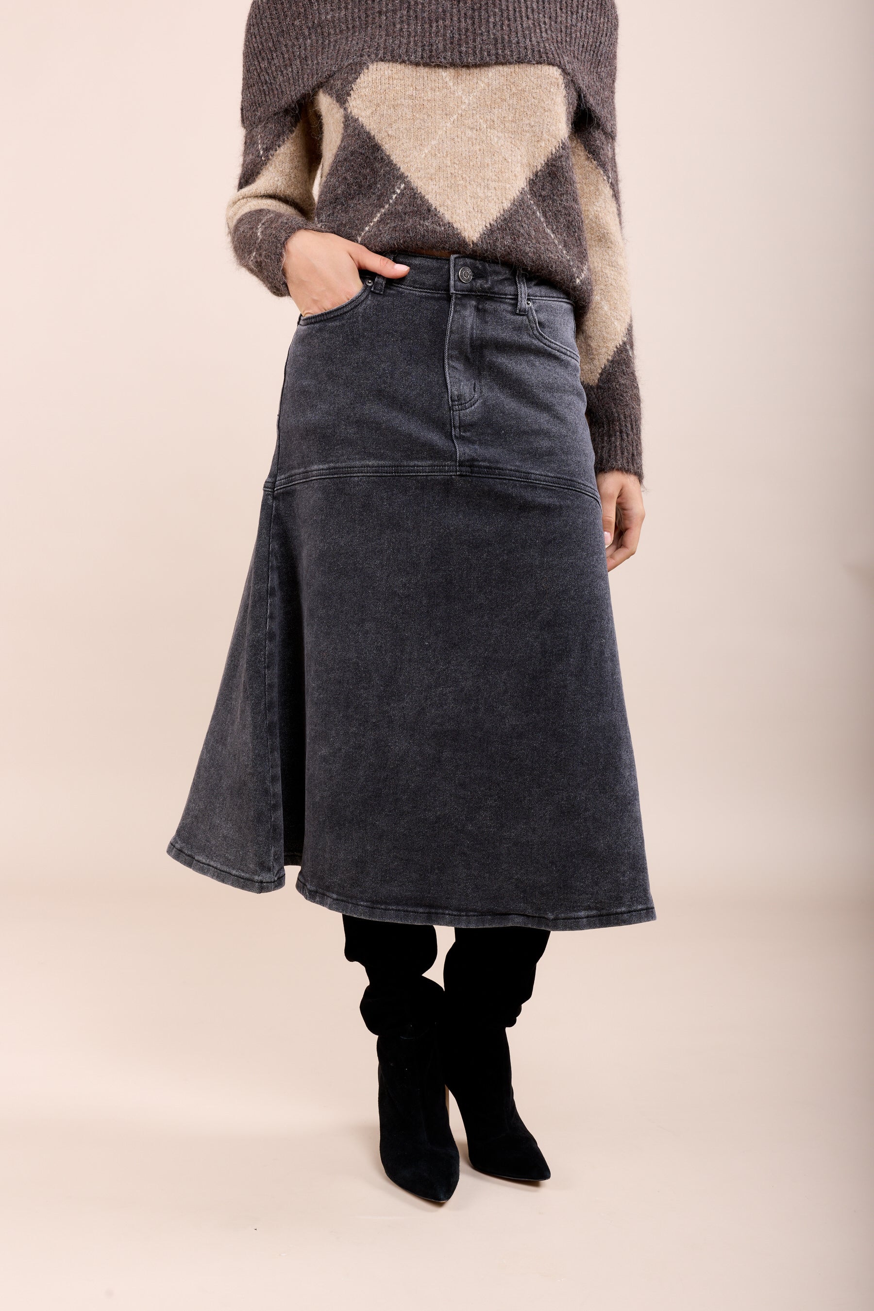 Toxik3 langer dunkelgrauer Jeansrock