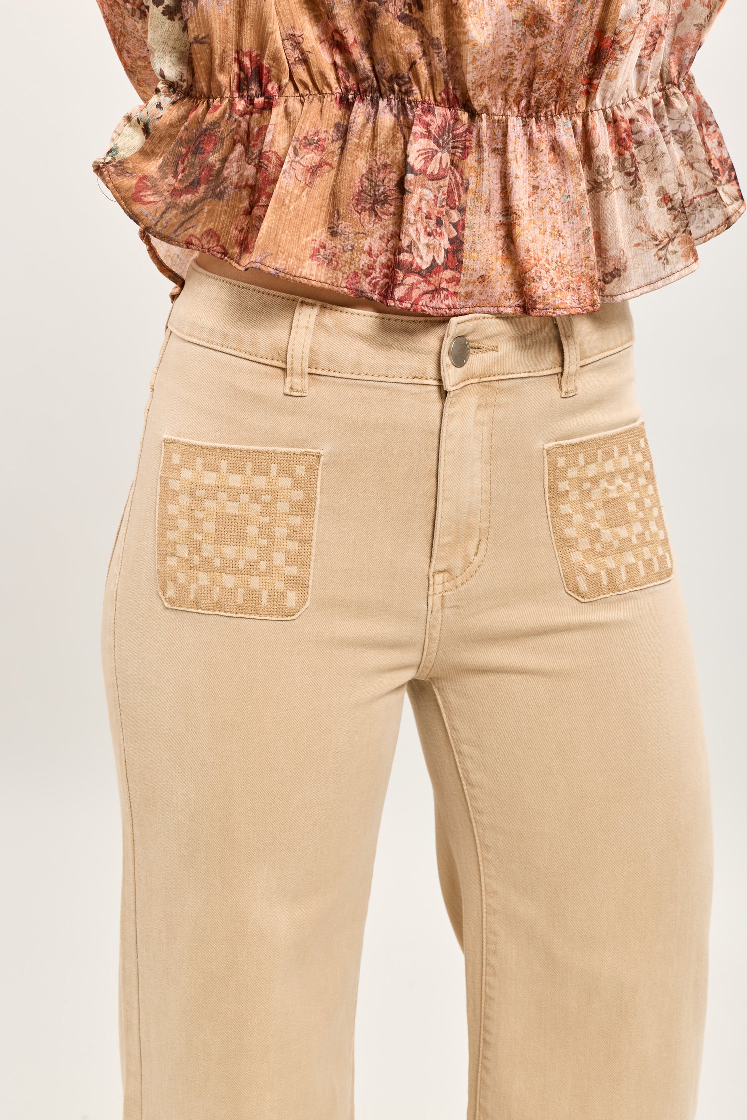 Toxik3 pantalon flare en jean stretch poches plaquées brodées