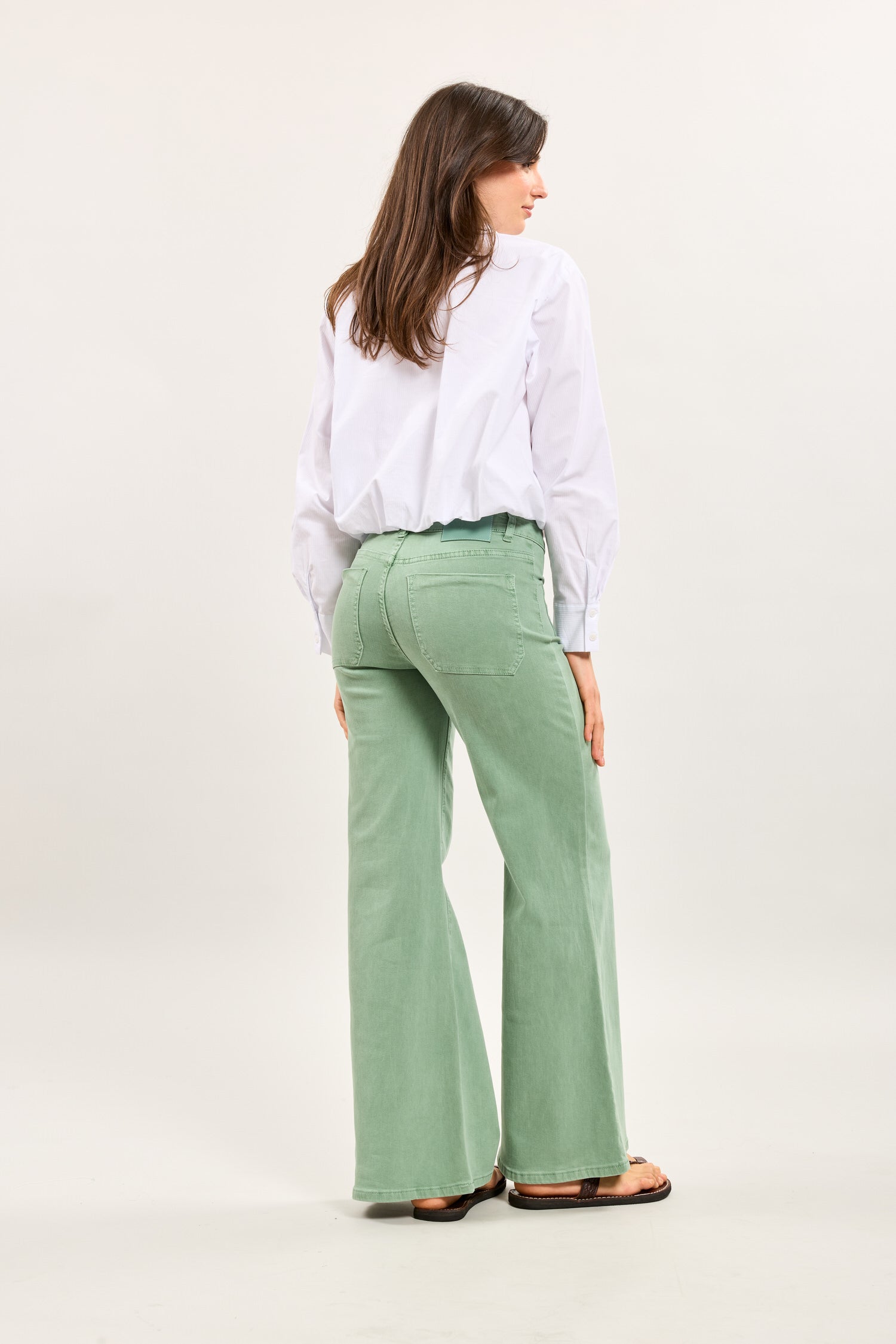 Toxik3 pantalon flare en jean stretch poches plaquées brodées