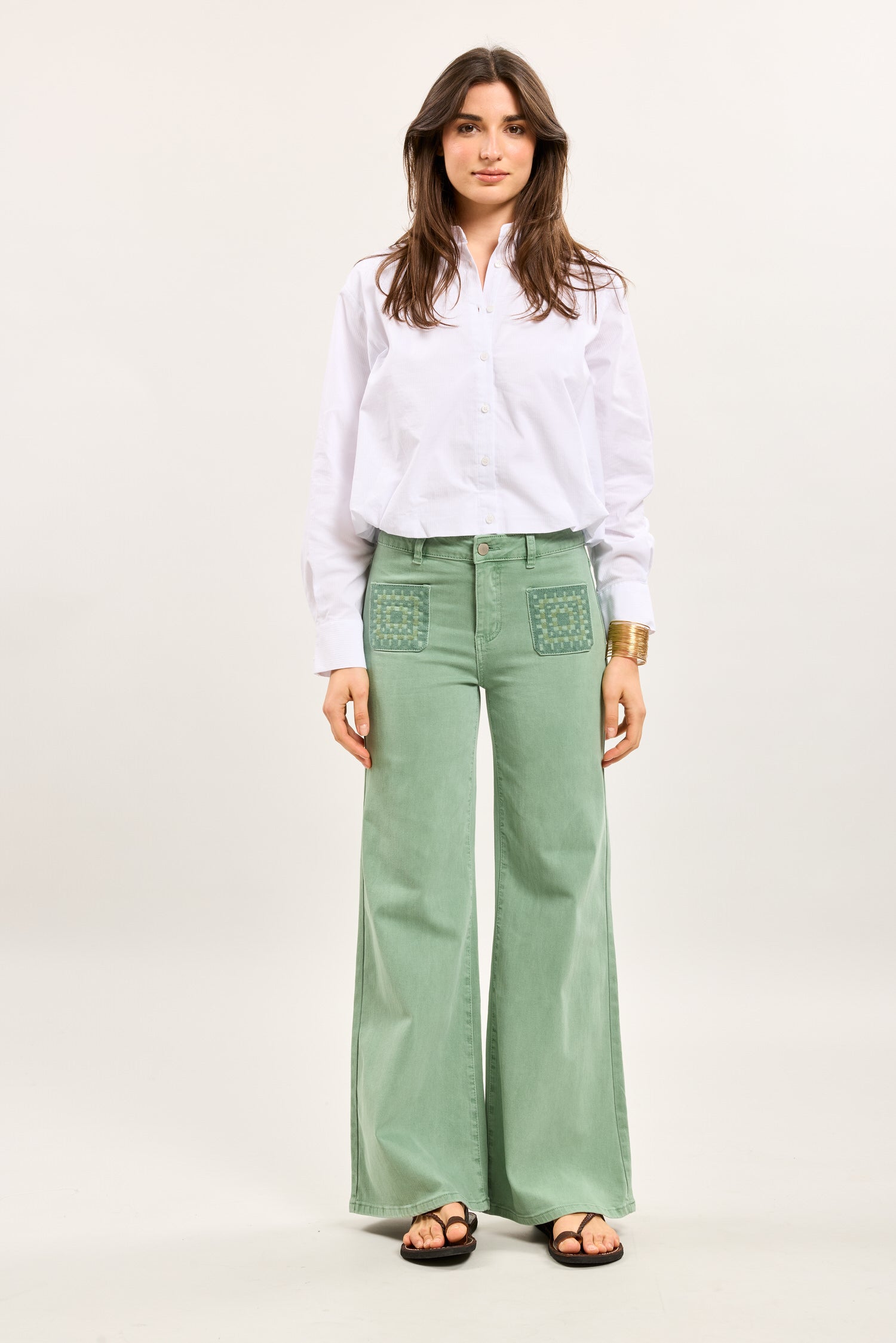 Toxik3 pantalon flare en jean stretch poches plaquées brodées