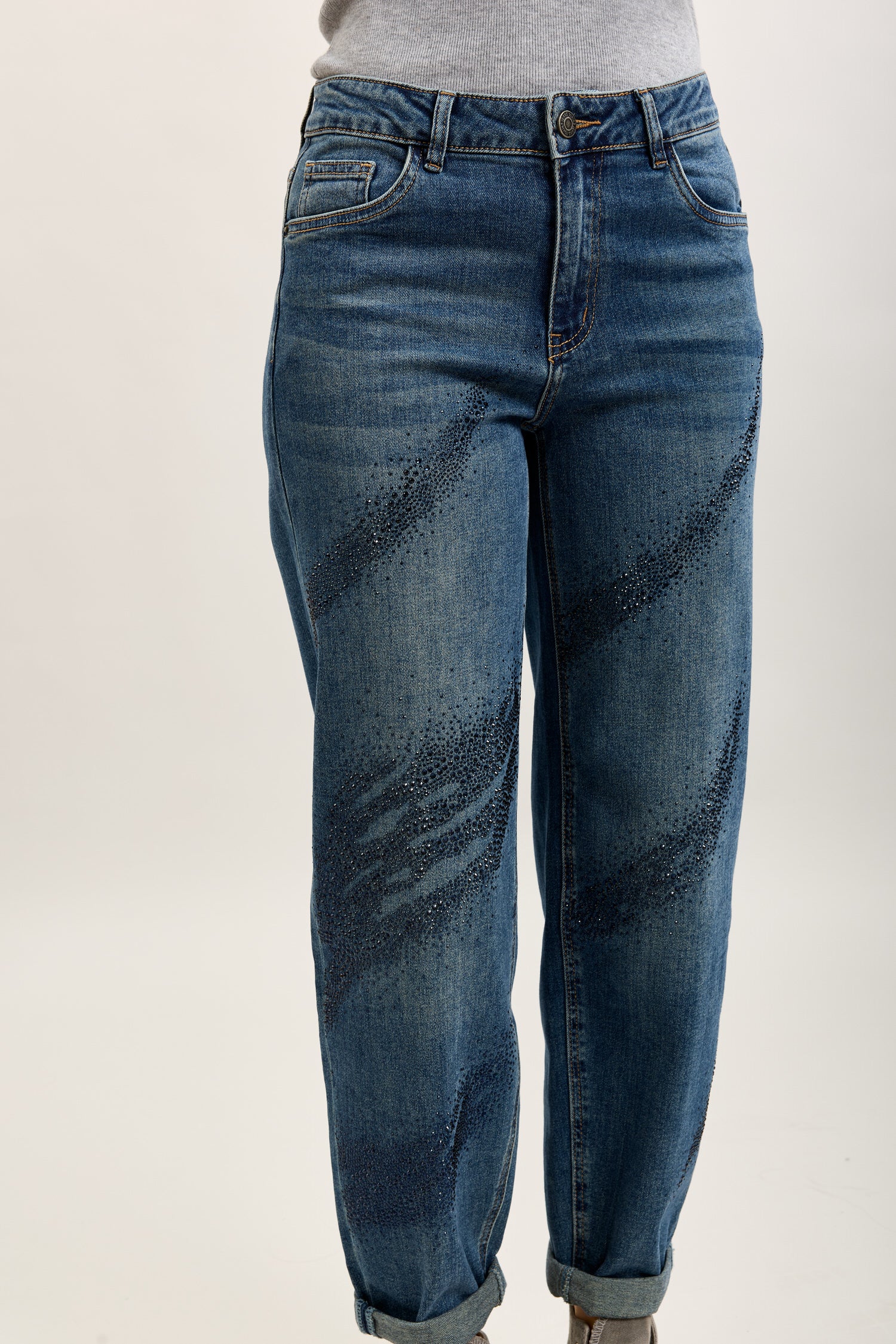 Toxik3 pantalones vaqueros mom elásticos con vuelta y pedrería