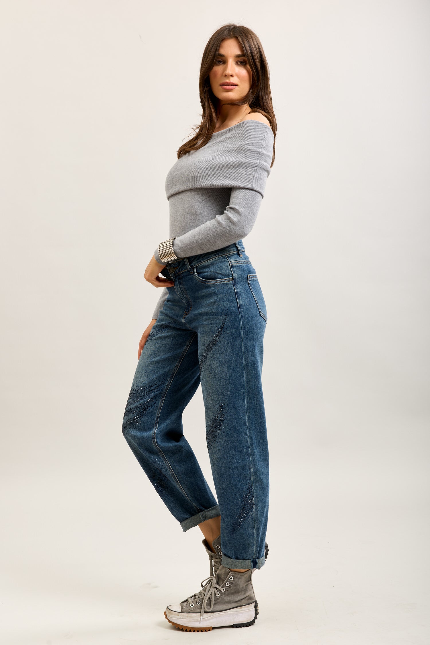 Toxik3 pantalones vaqueros mom elásticos con vuelta y pedrería