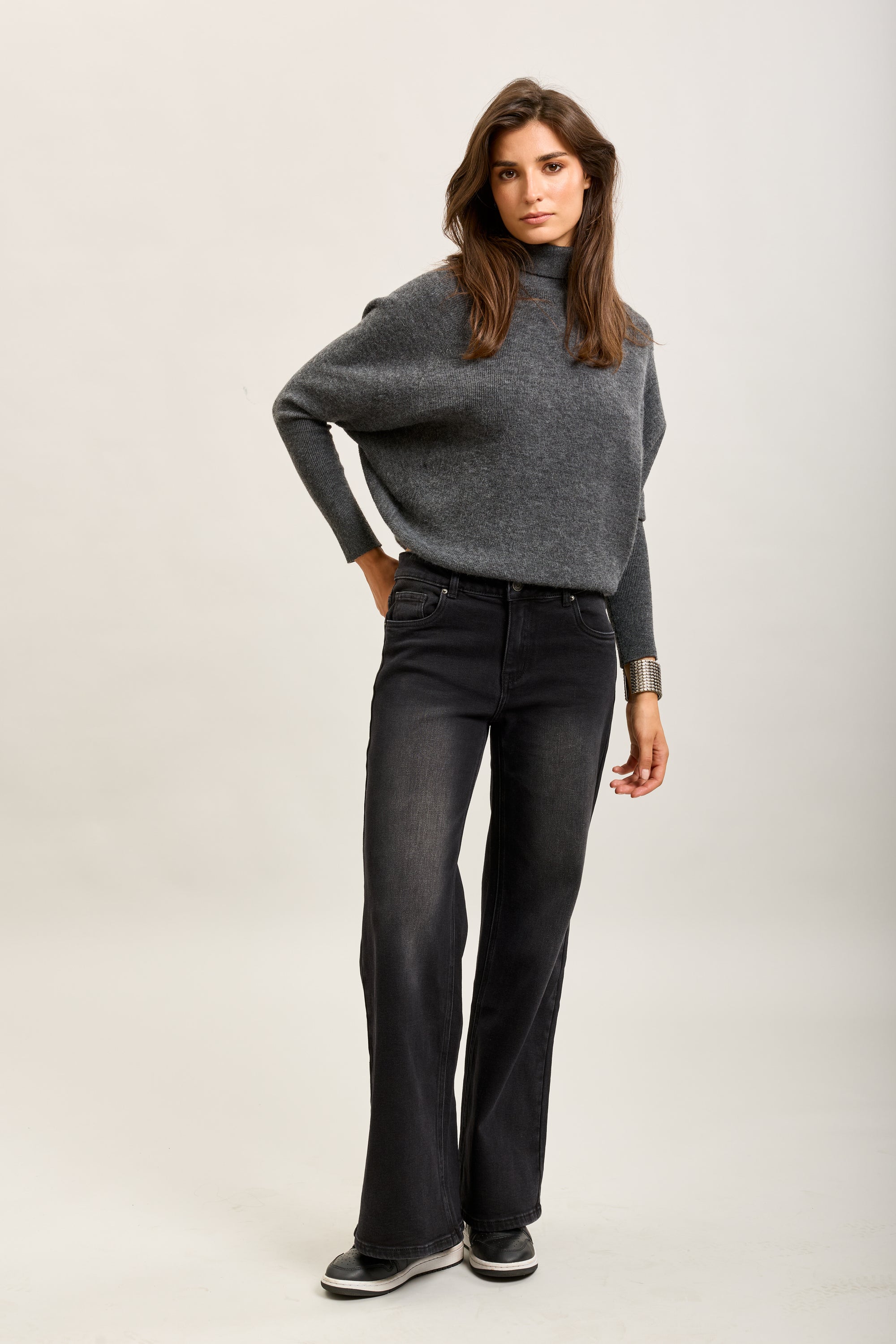 Toxik3 weite Jeanshose aus gewaschenem Stretch-Denim
