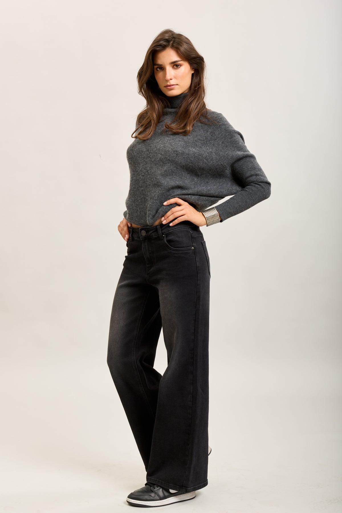 Toxik3 weite Jeanshose aus gewaschenem Stretch-Denim