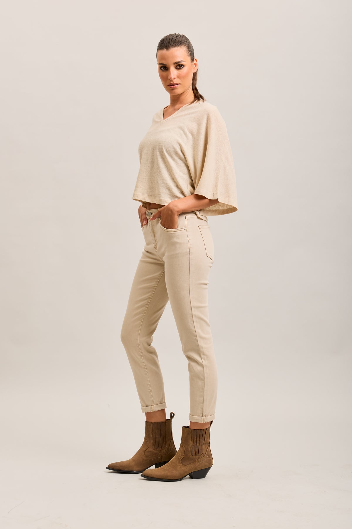 Pantalones vaqueros estilo boyfriend de denim elástico con puños minimalistas Toxik3
