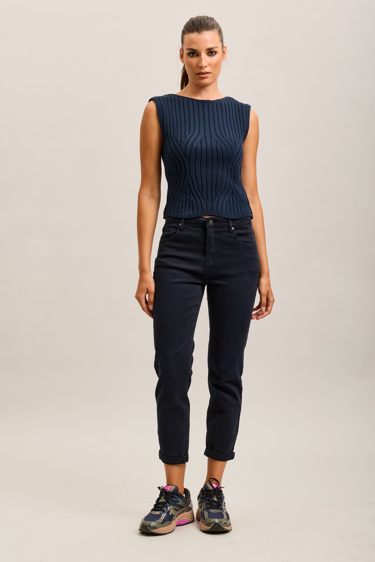 Pantalones vaqueros estilo boyfriend de denim elástico con puños minimalistas Toxik3