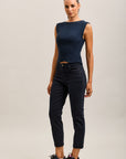 Pantalones vaqueros estilo boyfriend de denim elástico con puños minimalistas Toxik3