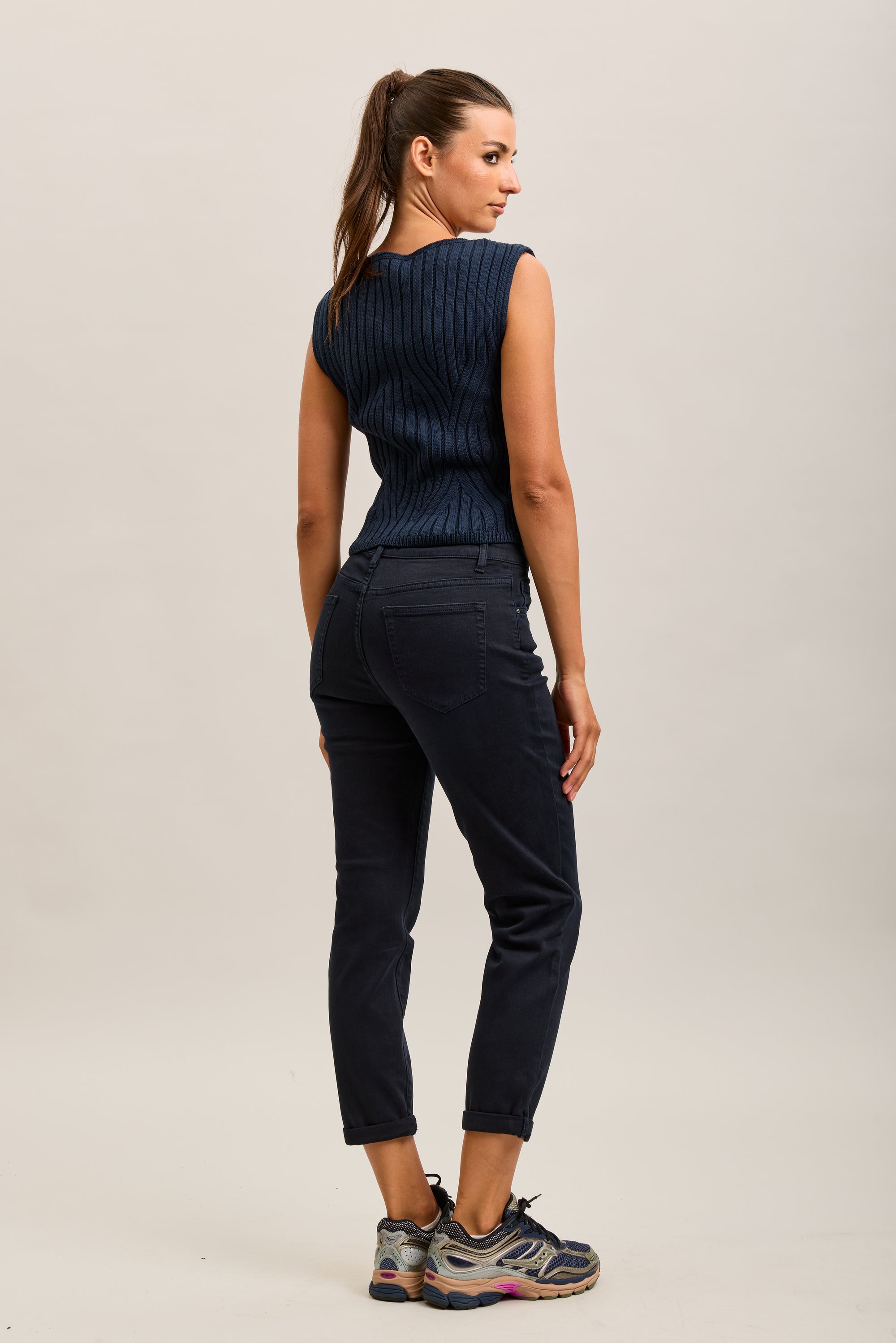 Pantalones vaqueros estilo boyfriend de denim elástico con puños minimalistas Toxik3
