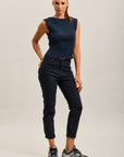 Pantalones vaqueros estilo boyfriend de denim elástico con puños minimalistas Toxik3