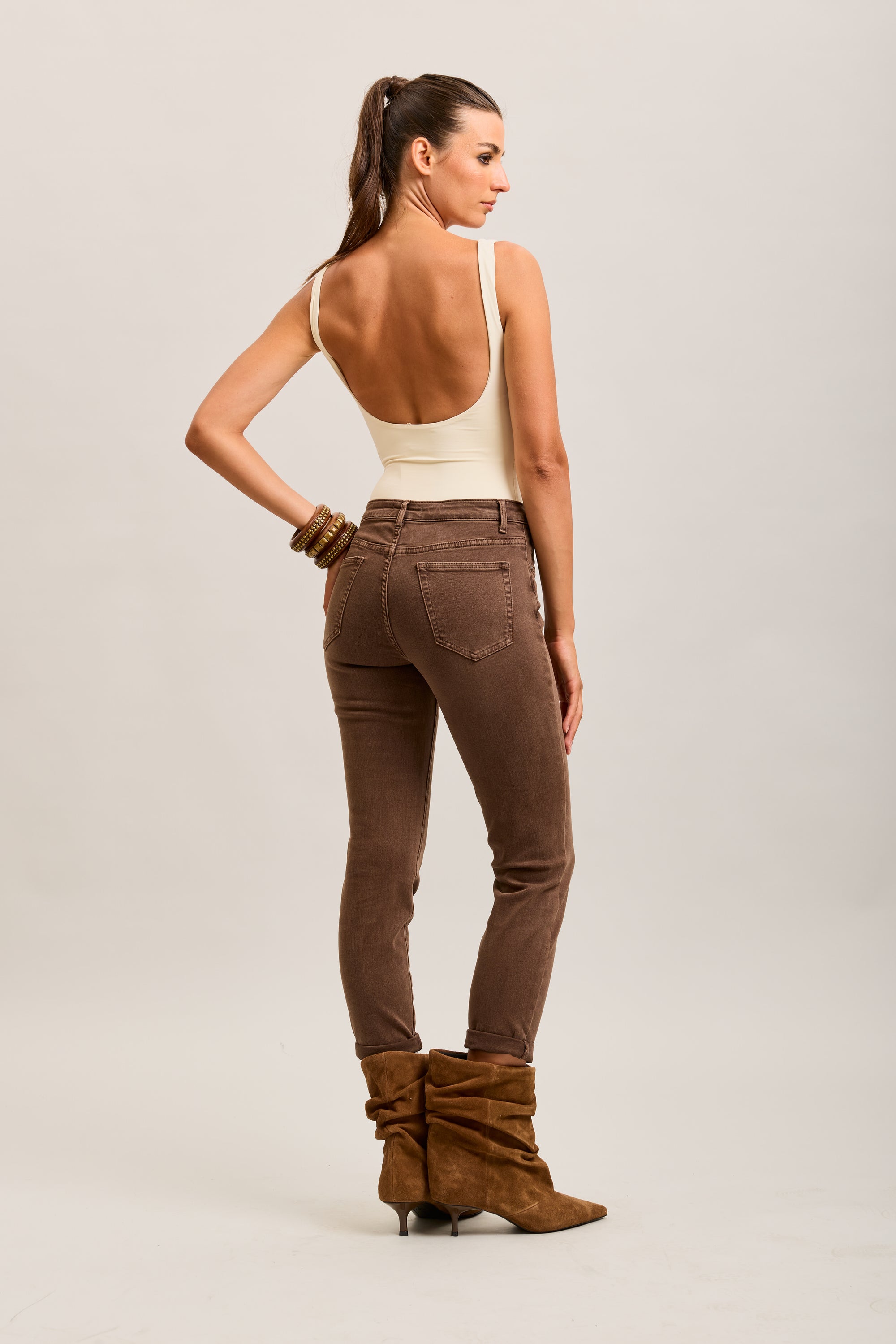 Pantalones vaqueros estilo boyfriend de denim elástico con puños minimalistas Toxik3